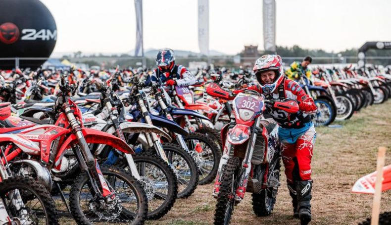 WWT Day2 ISDE 1 800x533 WWT Day2 ISDE 1 800x533