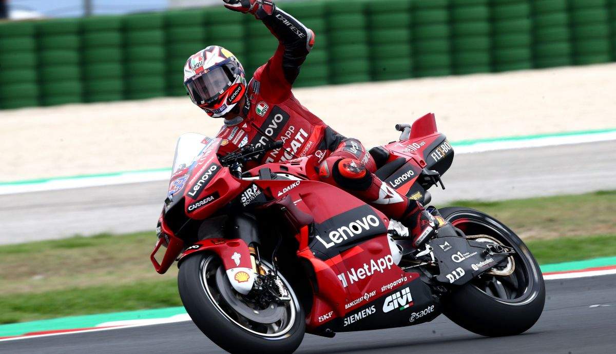 Ducati sigue a lo suyo a pesar de la lluvia en Misano