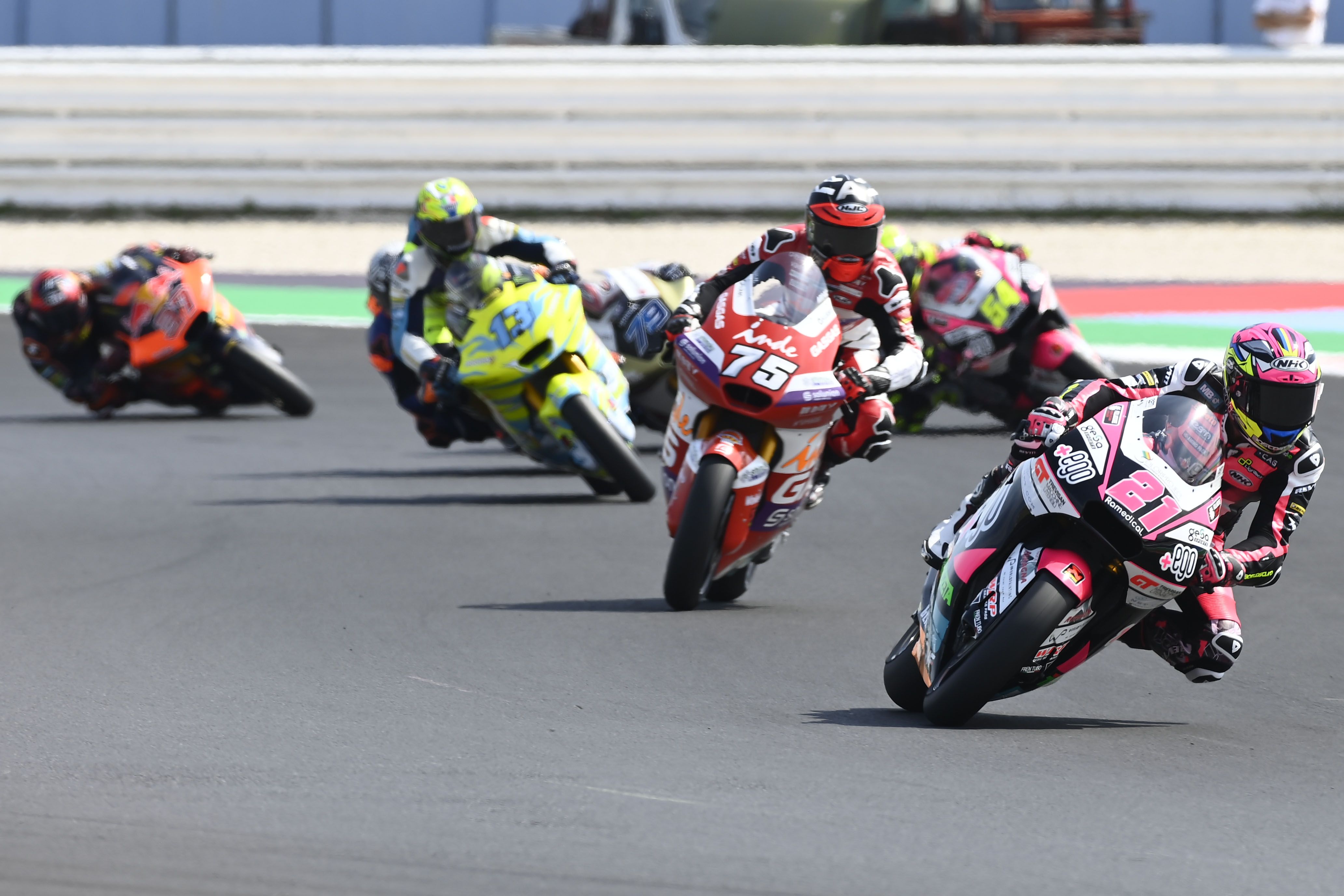 Alonso López seguido por Albert Arenas y Celestino Vietti, Moto2 Misano 2022
