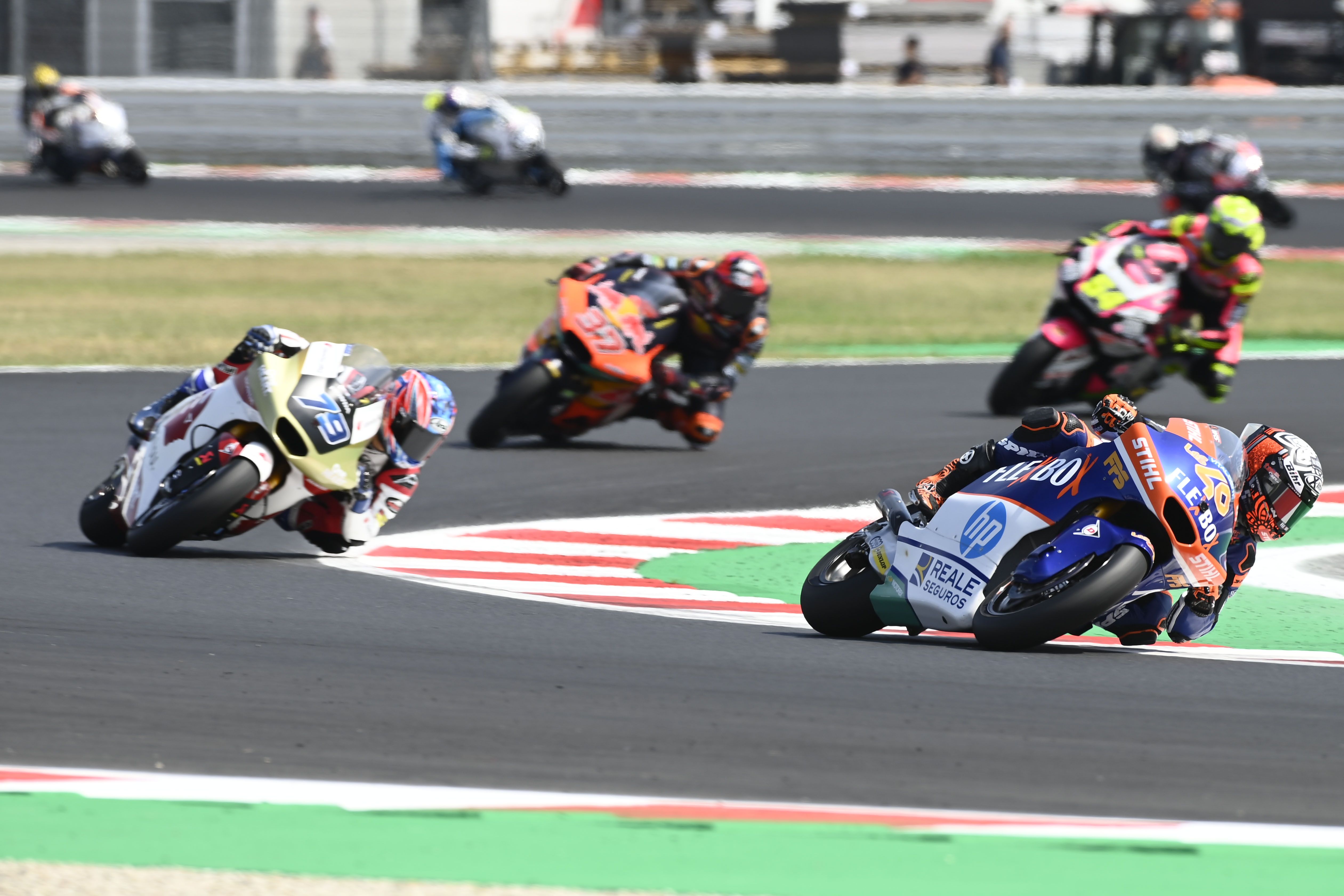 Arón Canet seguido por Ai Ogura, Augusto Fernández y Fermín Aldeguer, Moto2 Misano 2022