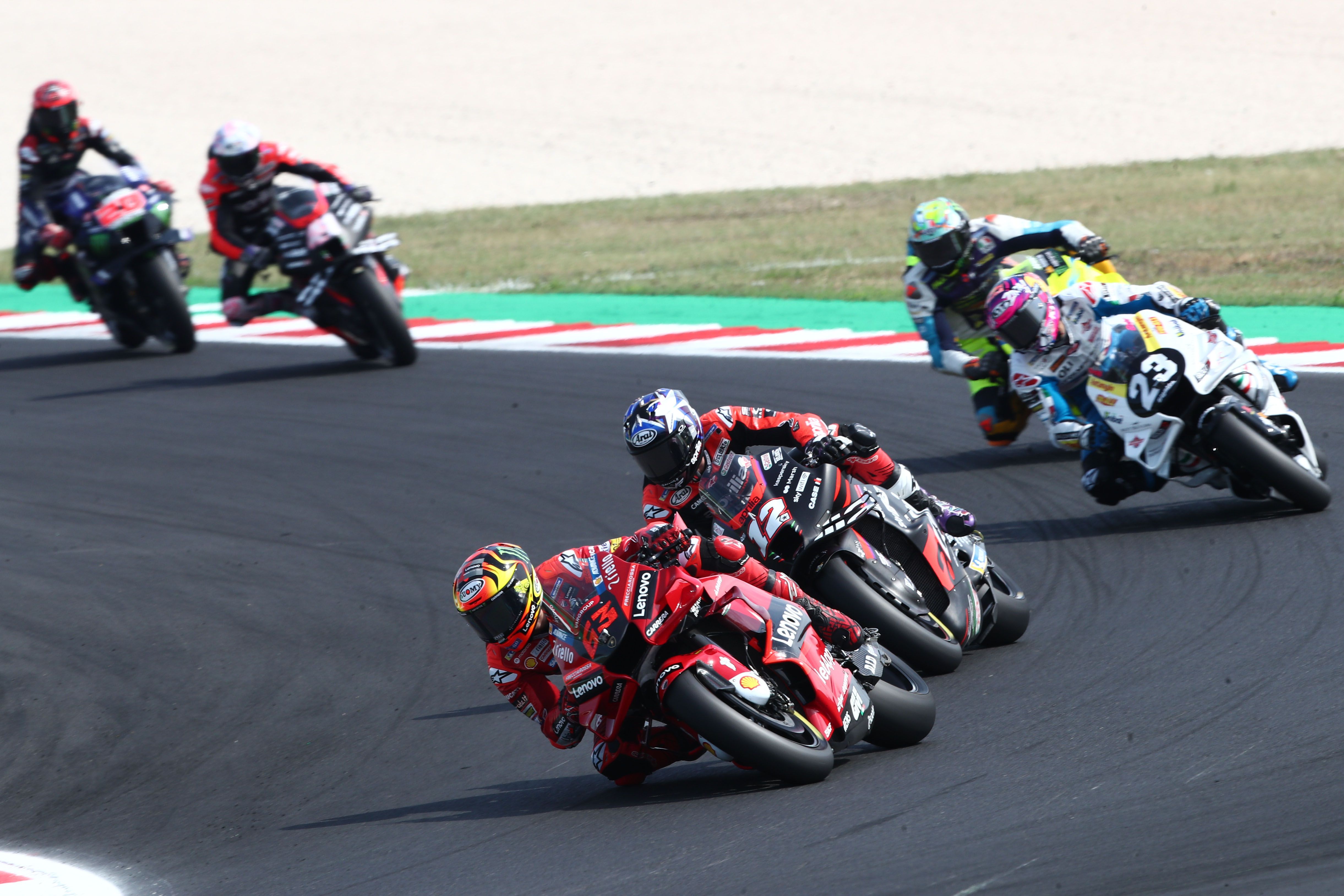 Pecco Bagnaia comanda ante Maverick Viñales, Enea Bastianini y Luca Marini, MotoGP Misano 2022