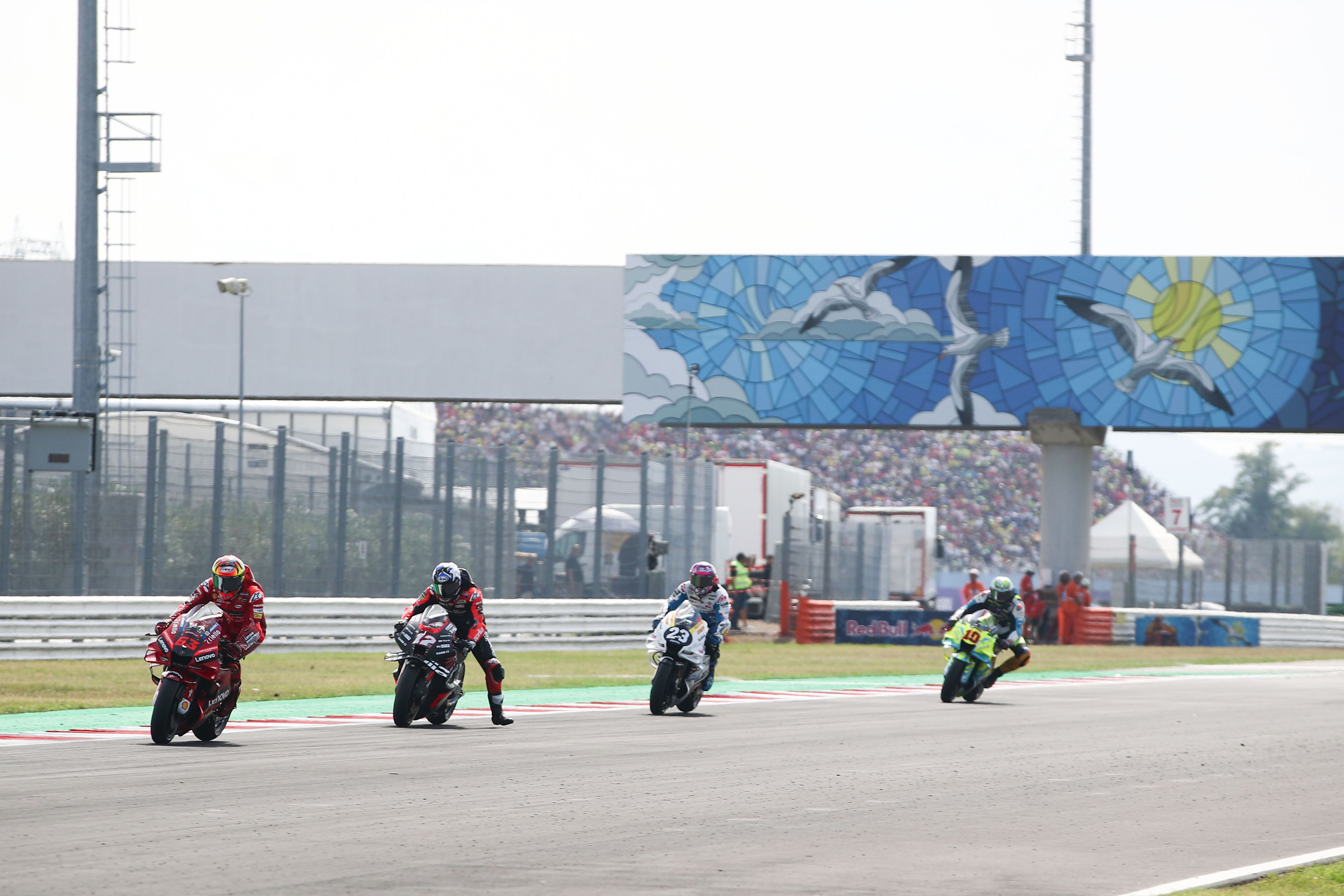 Pecco Bagnaia lidera ante Maverick Viñales, Enea Bastianini y Luca Marini, MotoGP Misano 2022