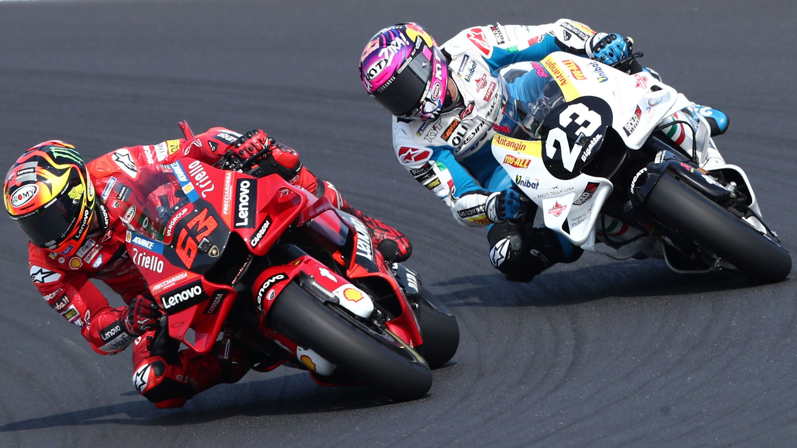 Pecco Bagnaia y Enea Bastianini se jugaron la victoria por 34 milésimas en Misano