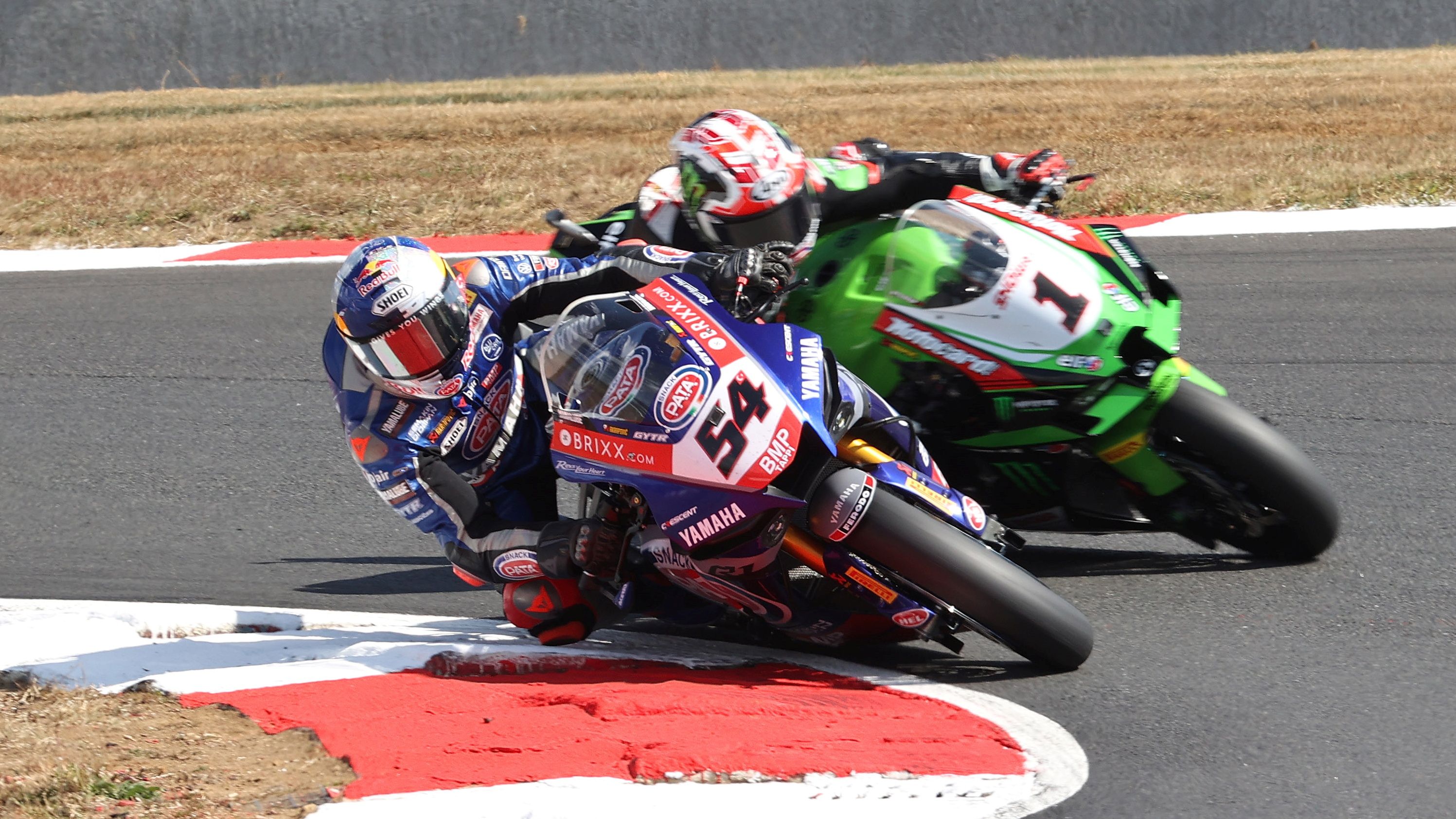 Toprak Razgatlioglu y Jonathan Rea se llevaron las victorias en Magny Cours en 2021