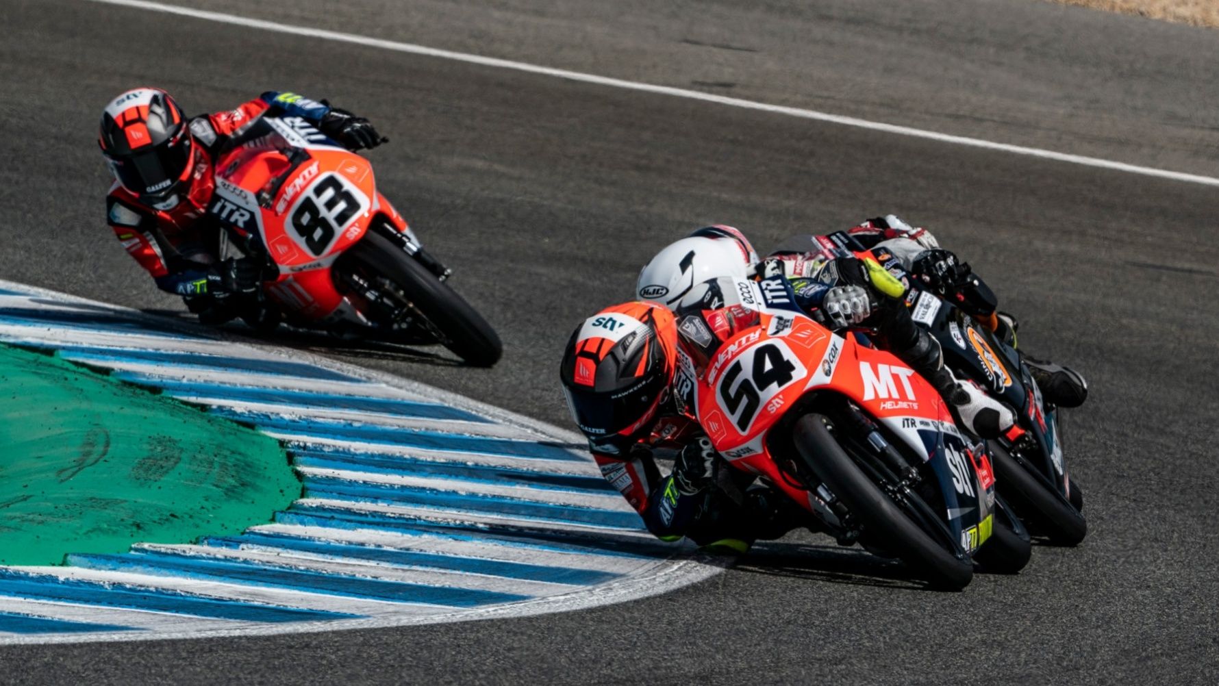 Alberto Ferrández y Álvaro Carpe correrán la MotoGP Rookies Cup en 2023