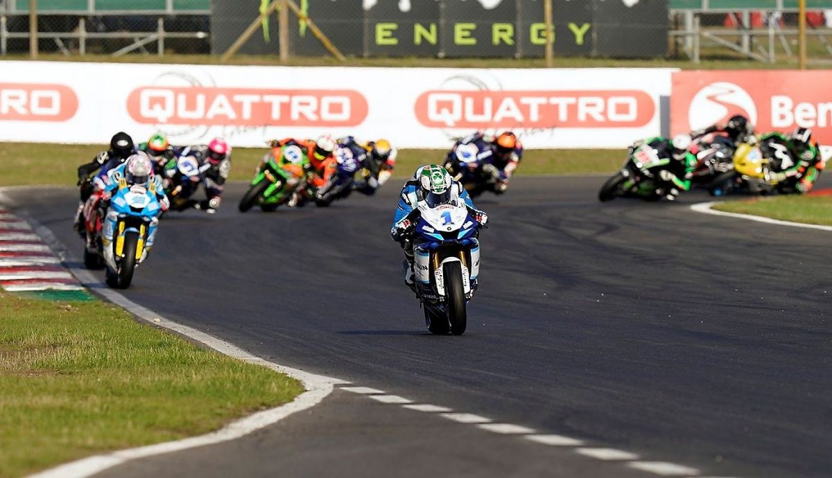 Jack Kennedy se escapa de inicio rumbo a un triunfo inapelable