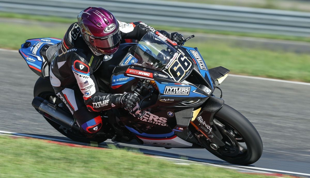 PJ Jacobsen se hizo con su primera pole en el MotoAmerica Superbike PJ Jacobsen se hizo con su primera pole en el MotoAmerica Superbike