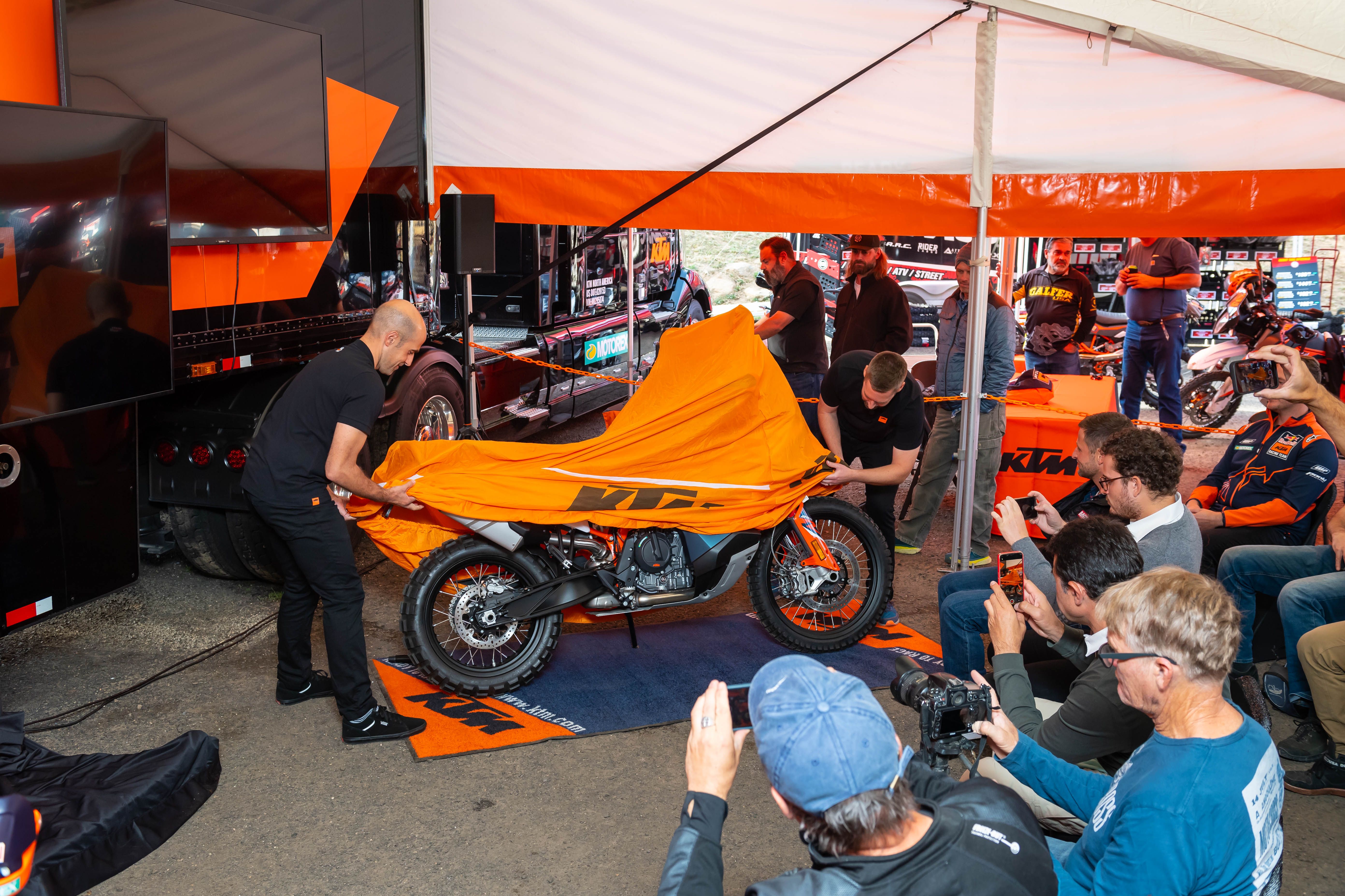 KTM 890 Adventure R 2023.