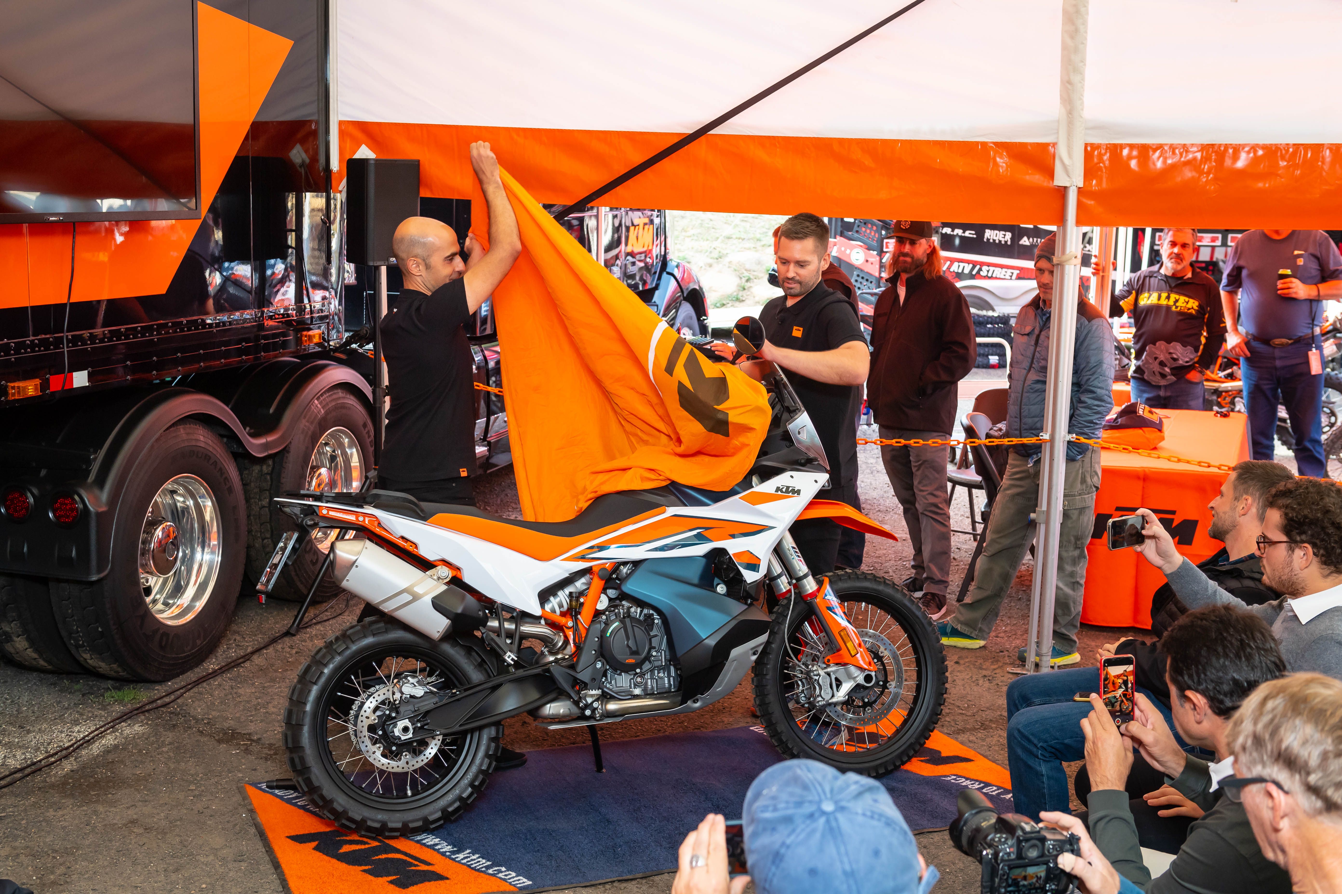 KTM 890 Adventure R 2023.