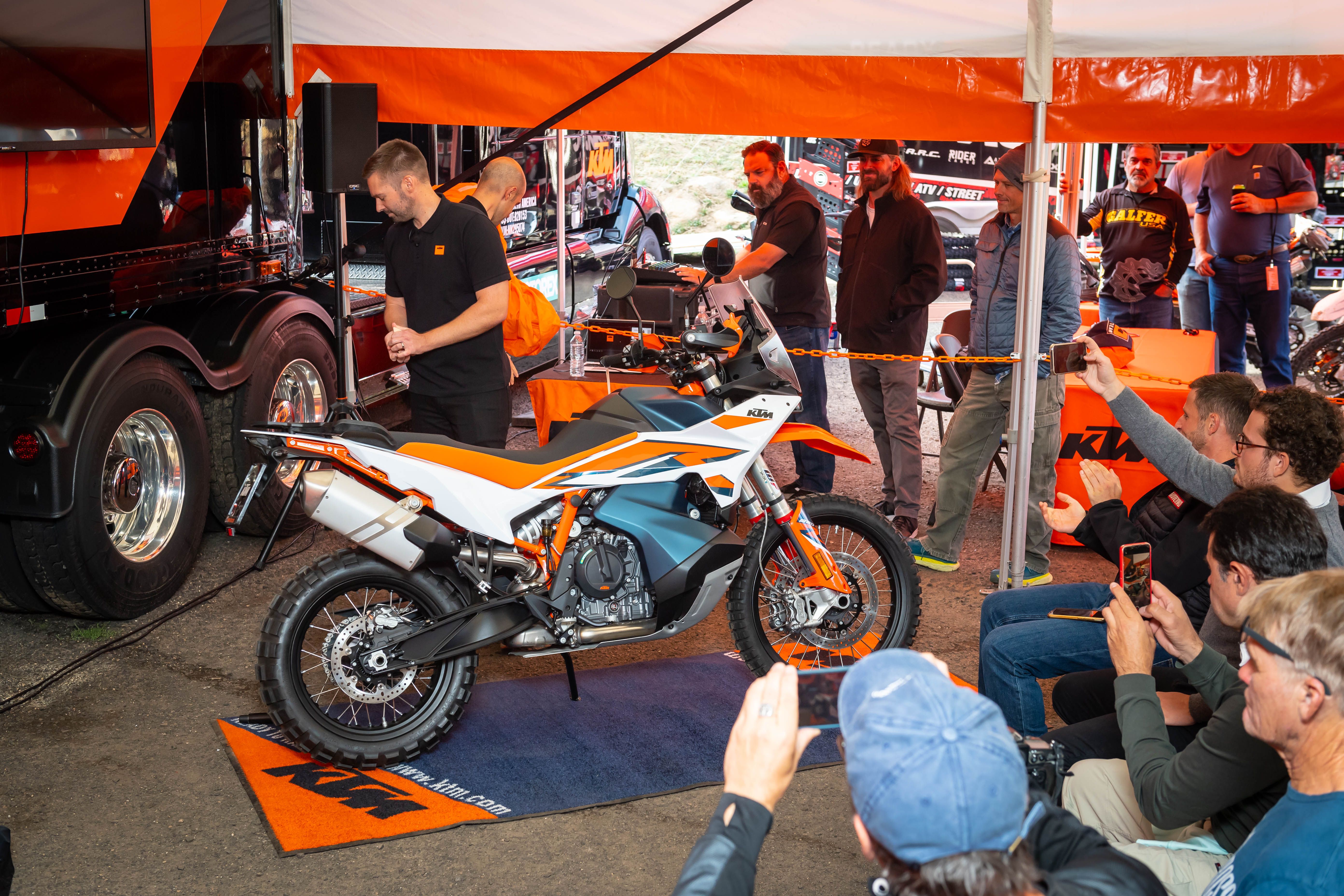 KTM 890 Adventure R 2023.