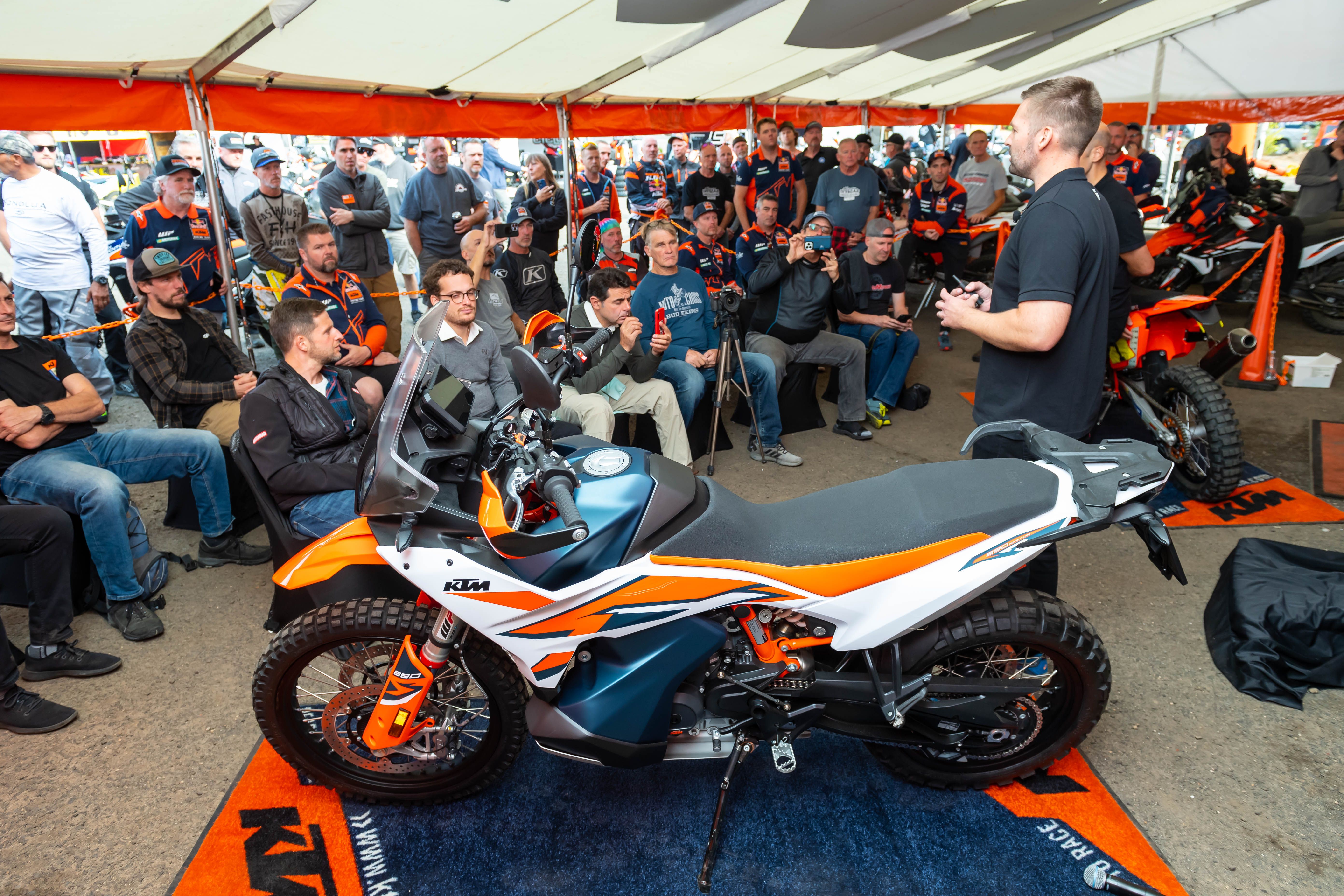 KTM 890 Adventure R 2023.