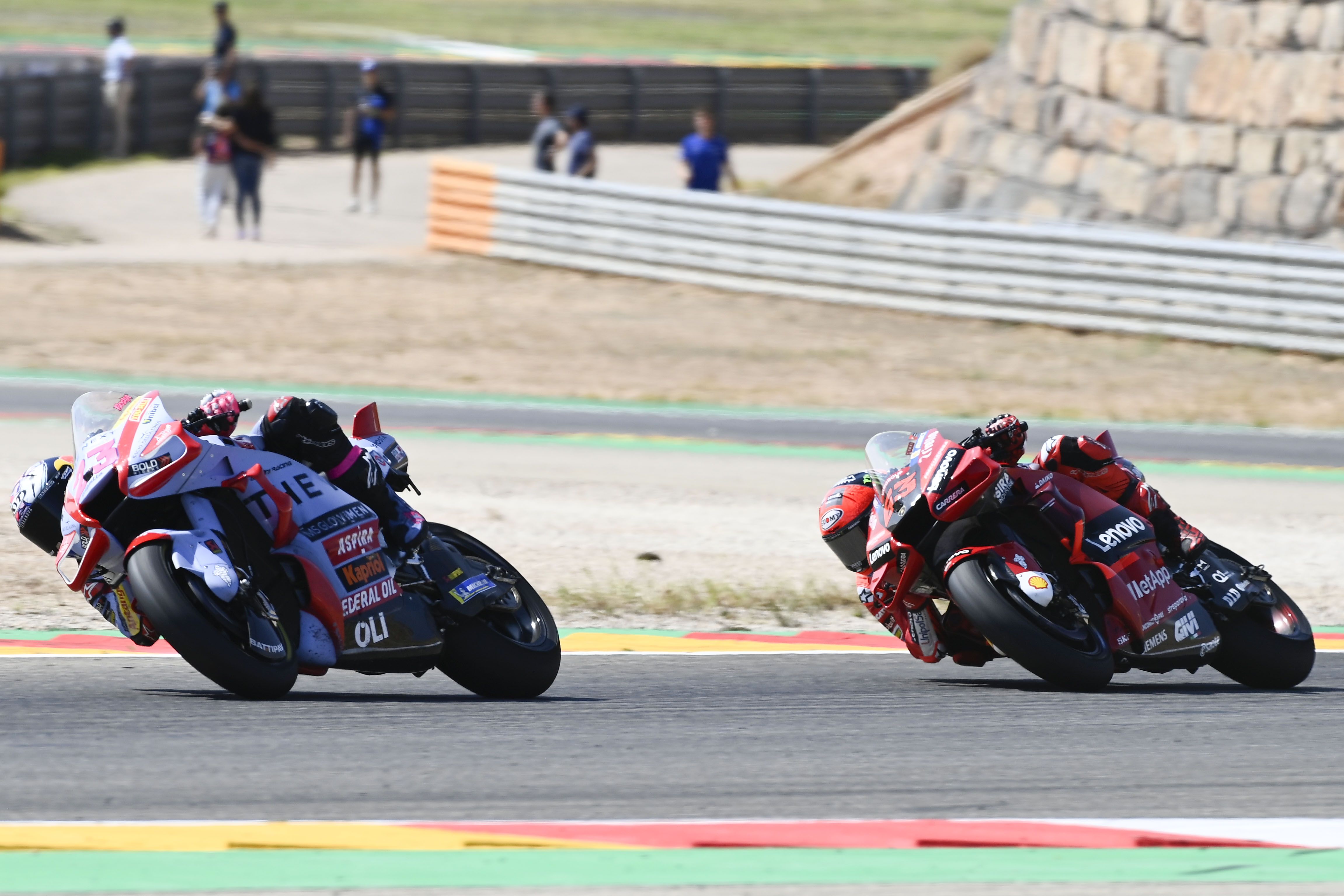 Enea Bastianini lidera con Pecco Bagnaia pegado, MotoGP Aragón 2022
