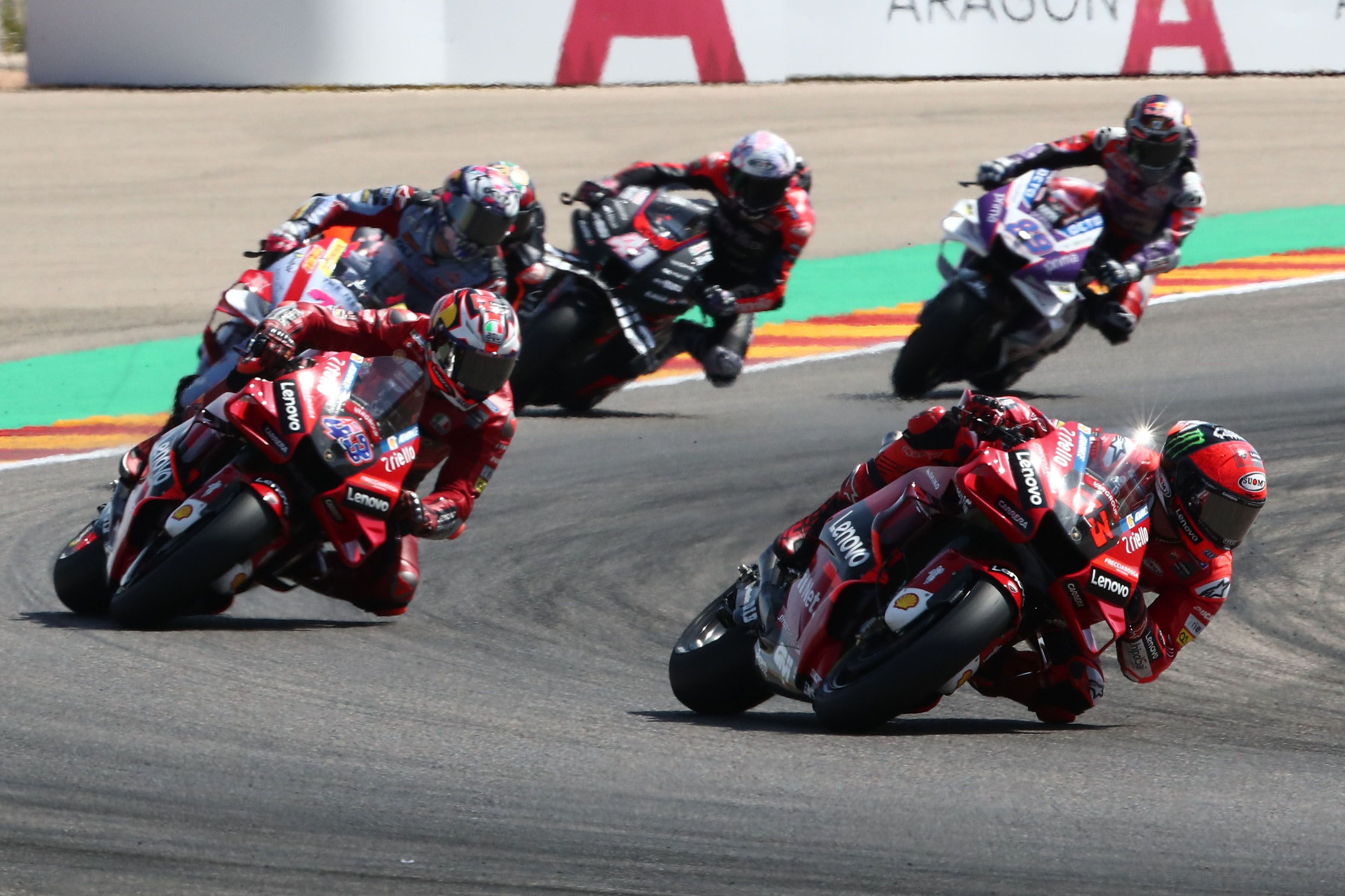 Pecco Bagnaia lidera ante Jack Miller, Enea Bastianini, Aleix Espargaró y Jorge Martín, MotoGP Aragón 2022