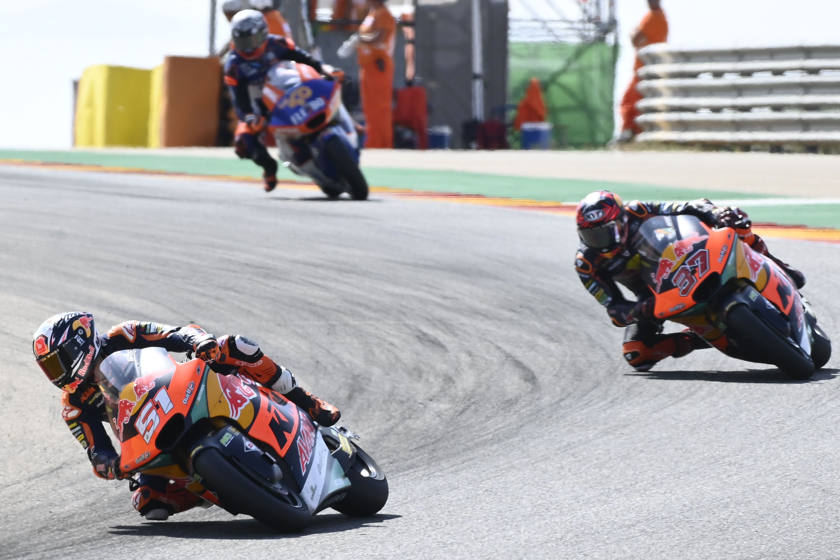 Pedro Acosta se va de Augusto Fernández y Arón Canet, Moto2 Aragón 2022