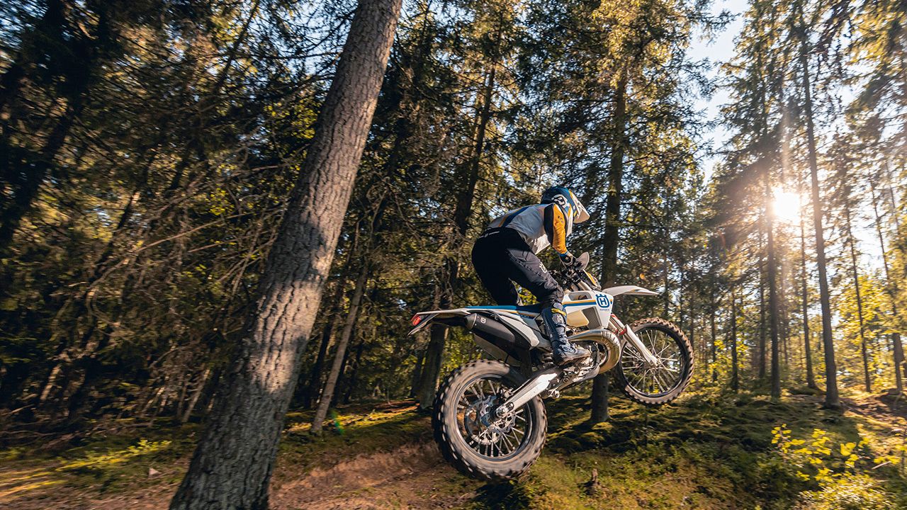 Husqvarna Heritage guino pasado (16)