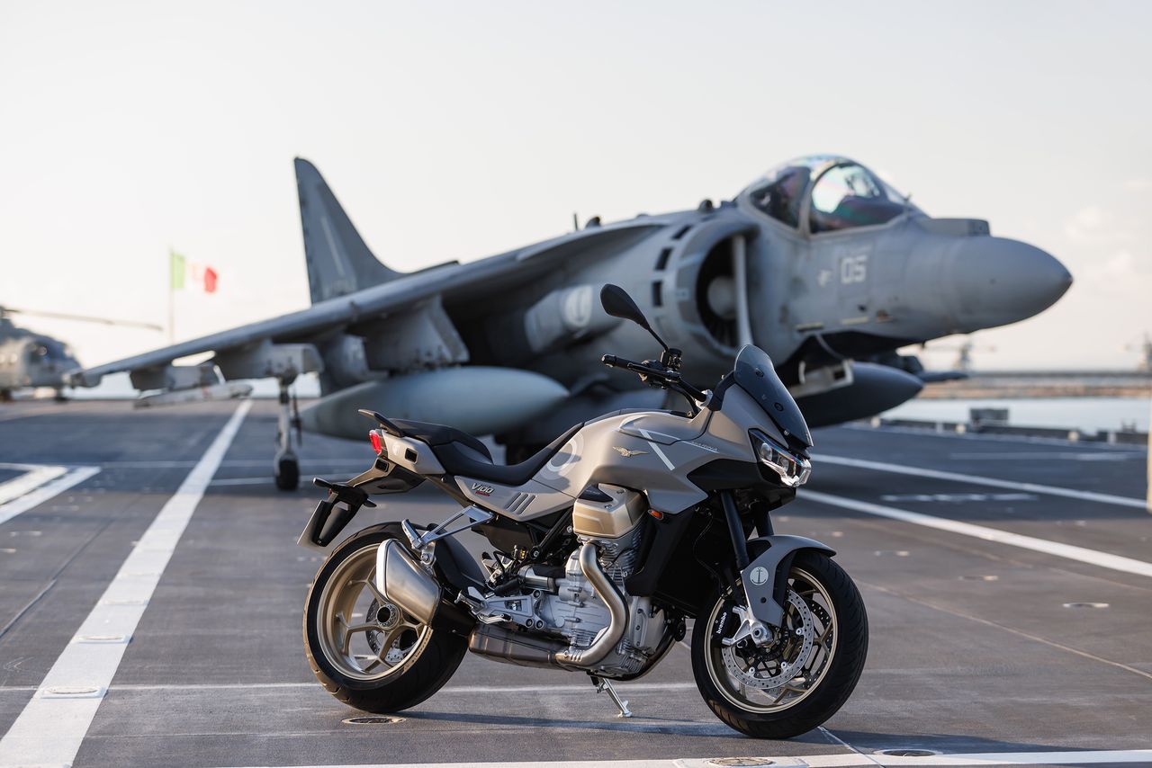 Moto Guzzi V100 Mandello Aviazione Navale 5