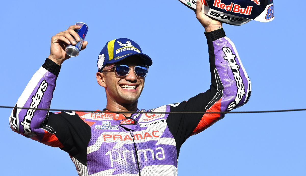 Jorge Martín celebra su vuelta al podio en el Gran Premio de Japón. Jorge Martín celebra su vuelta al podio en el Gran Premio de Japón.