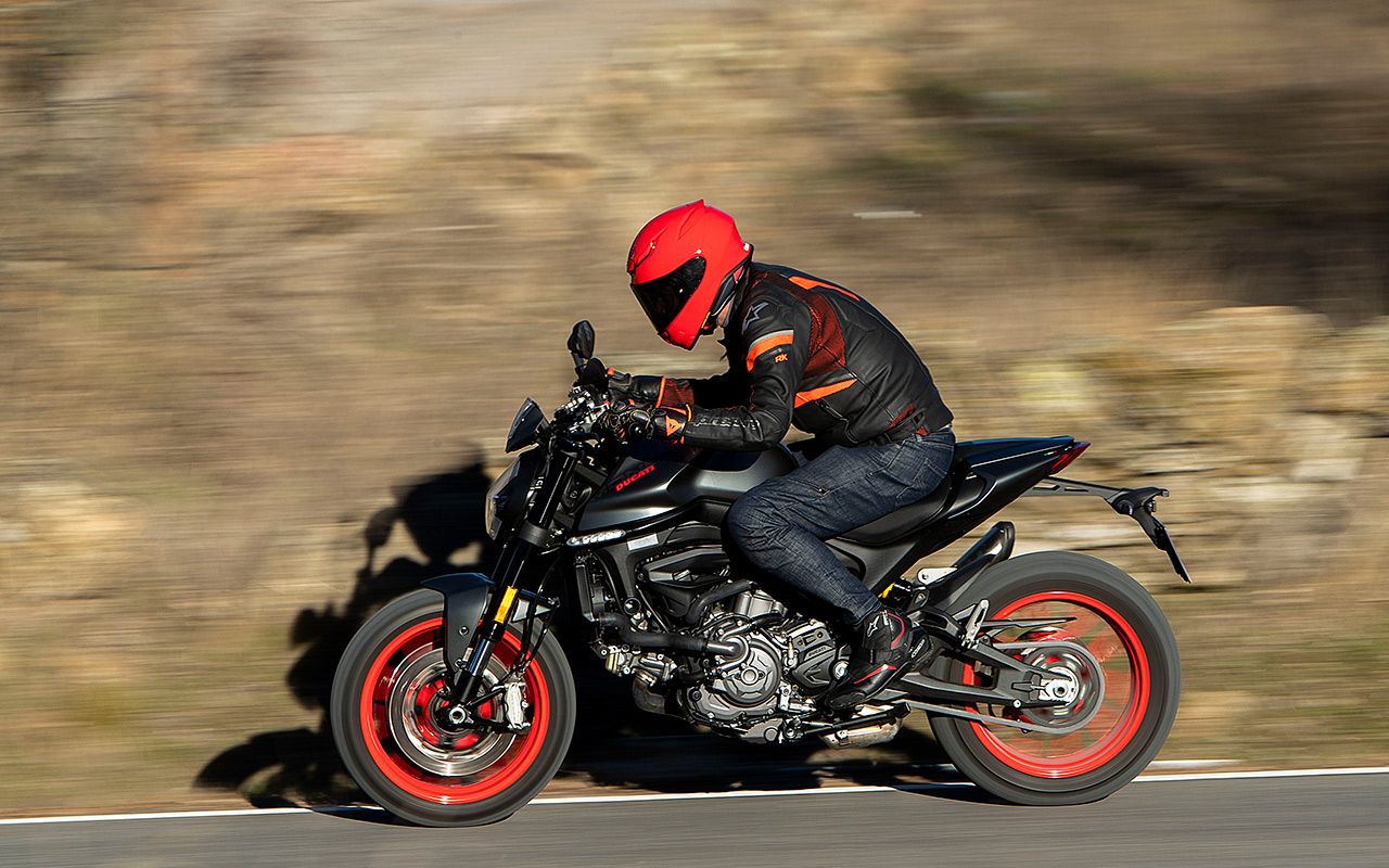 Superprueba Ducati Monster.