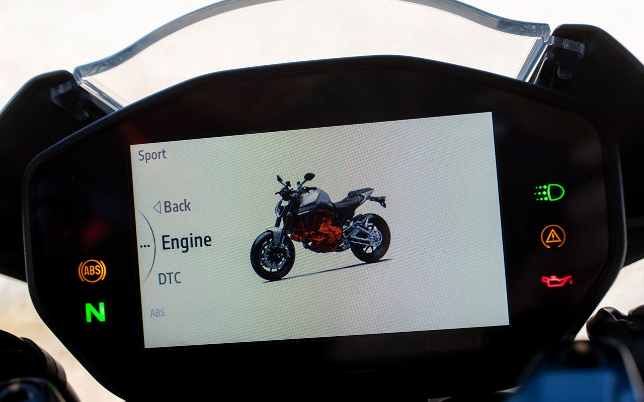 Superprueba Ducati Monster.