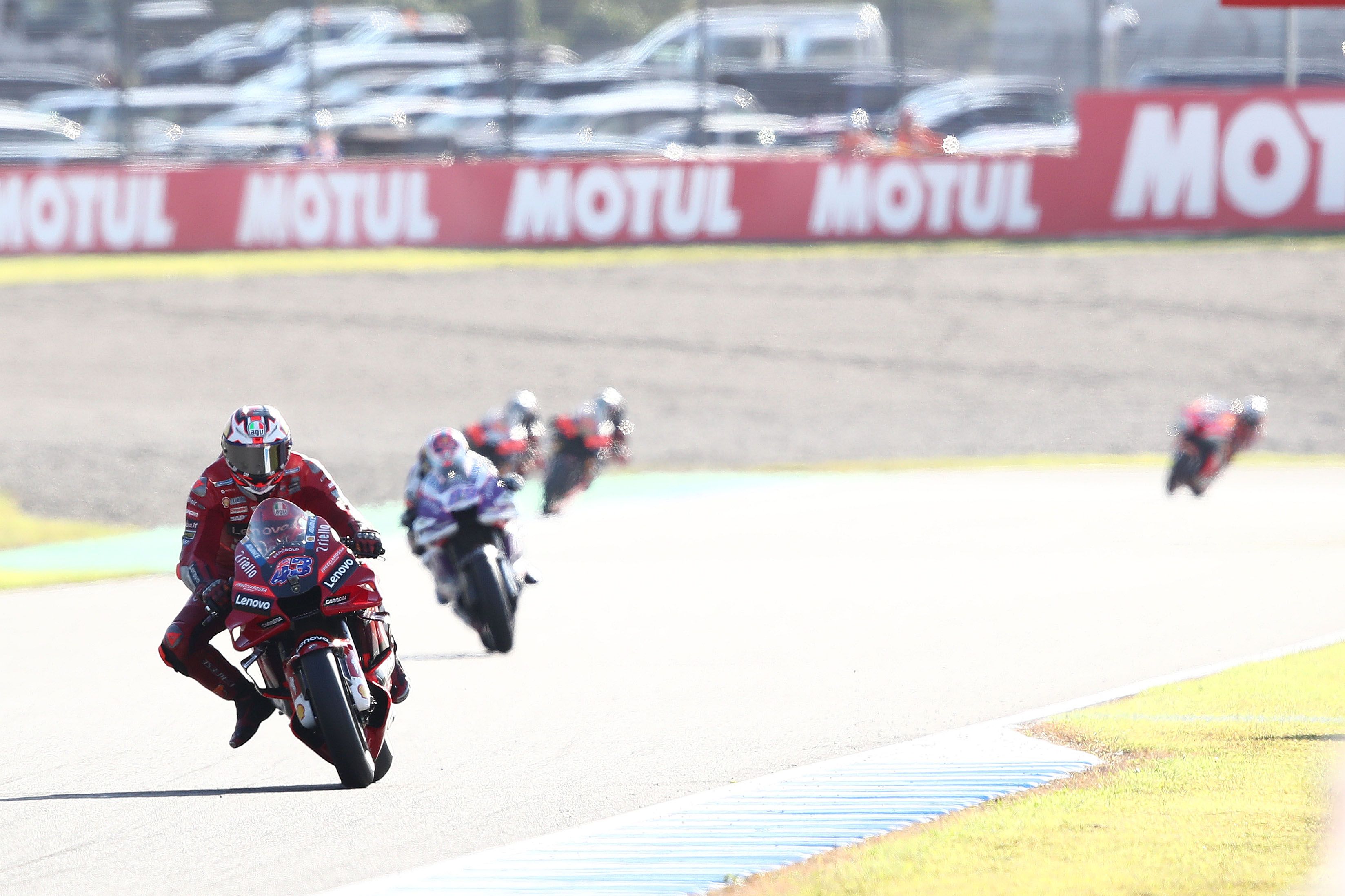 Jack Miller se escapa de Jorge Martín, MotoGP Japón 2022