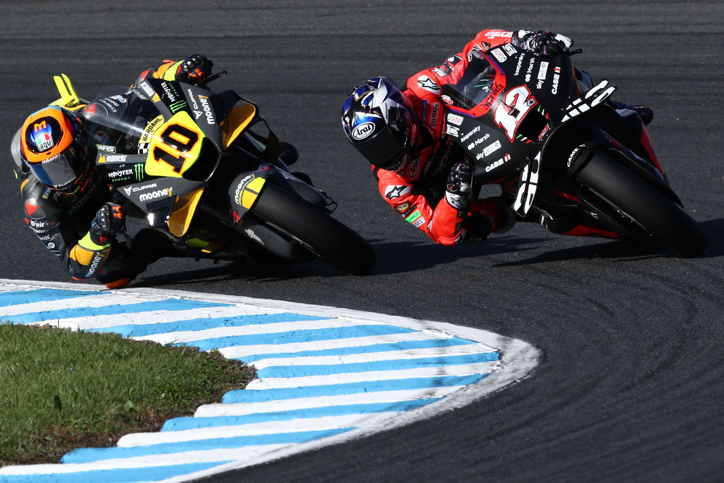 Luca Marini busca el hueco para pasar a Maverick Viñales, MotoGP Japón 2022