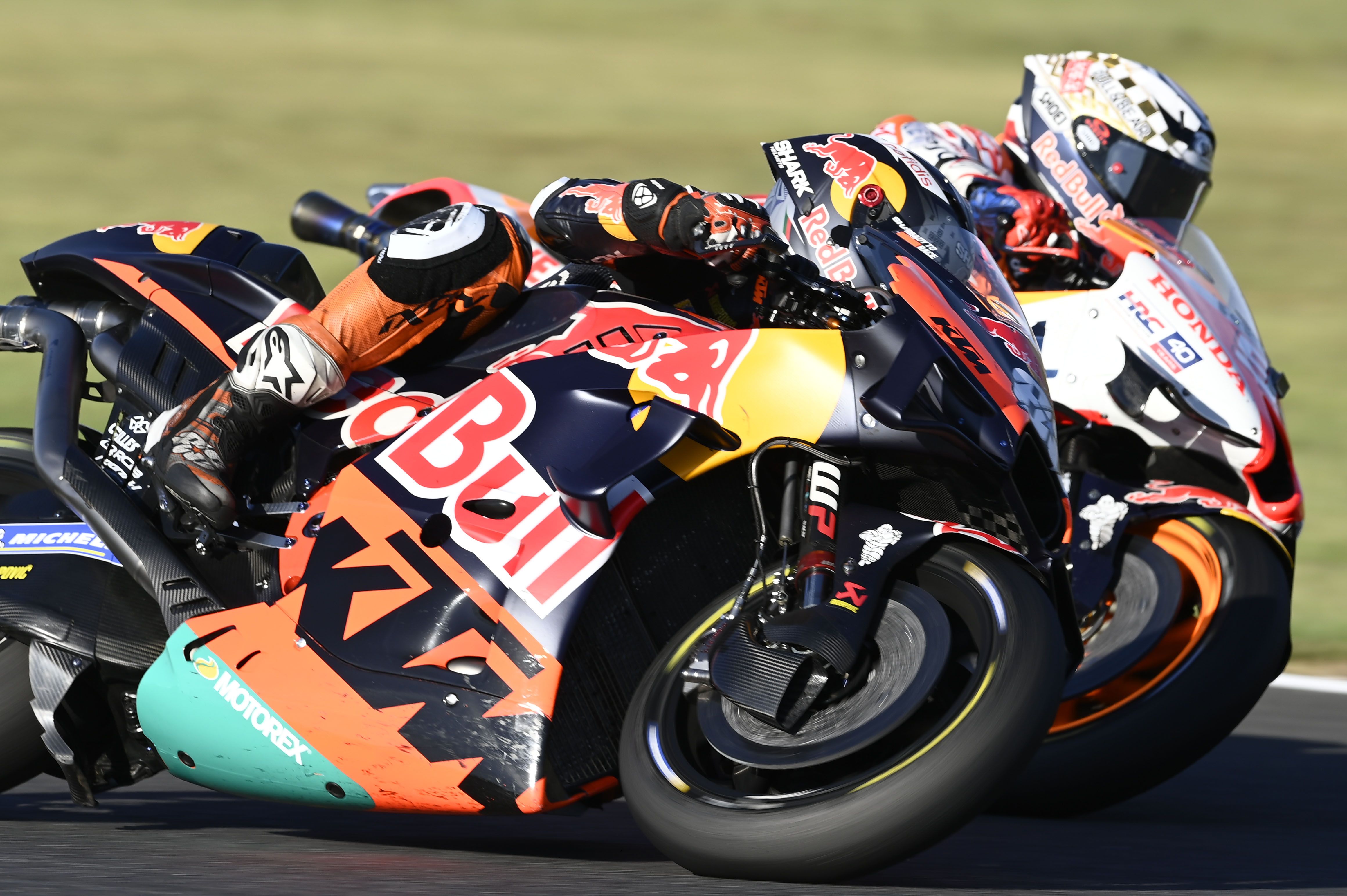 Marc Márquez supera a Miguel Oliveira, MotoGP Japón 2022
