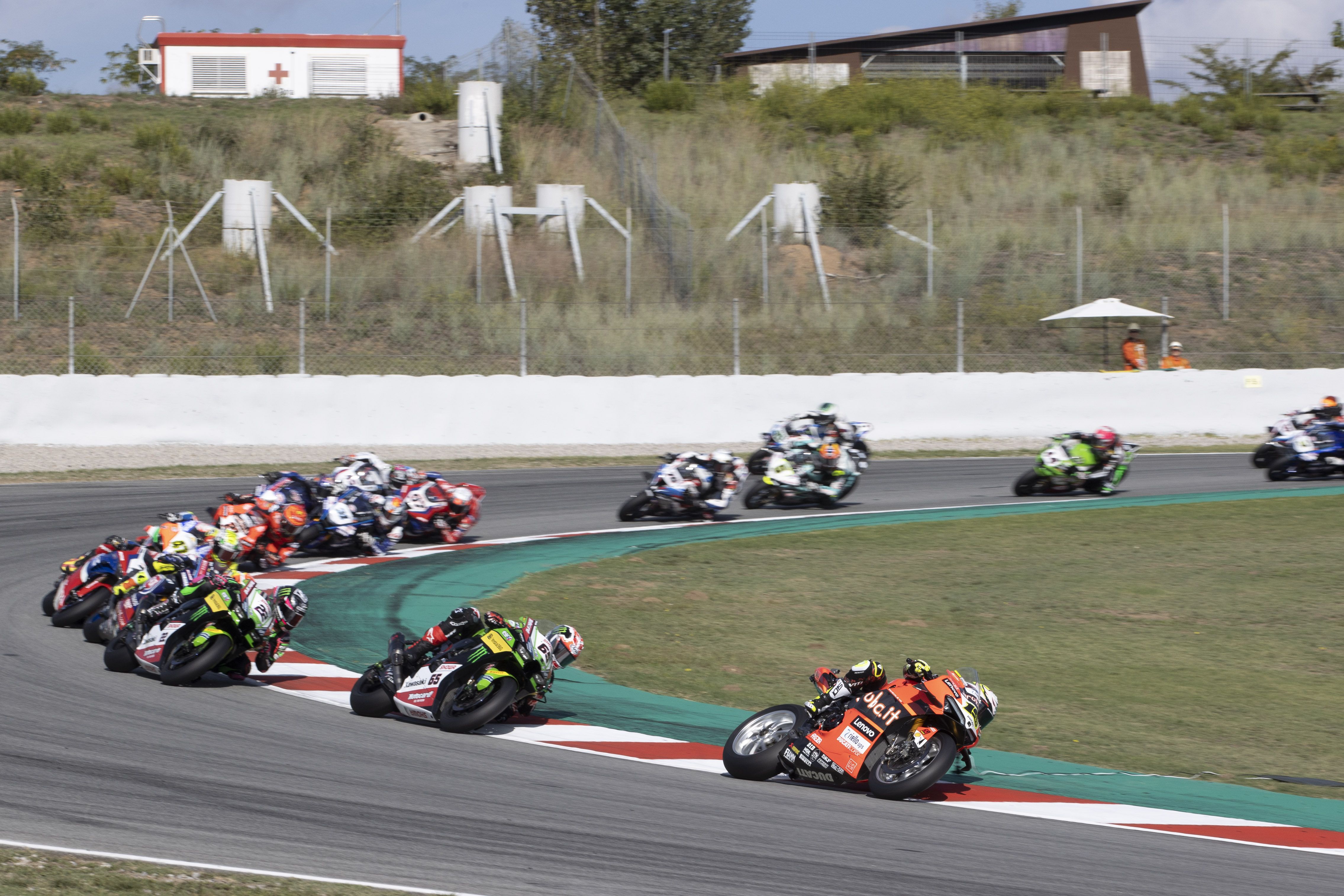 Álvaro Bautista comanda la salida ante Jonathan Rea y Alex Lowes, WSBK Catalunya 2022