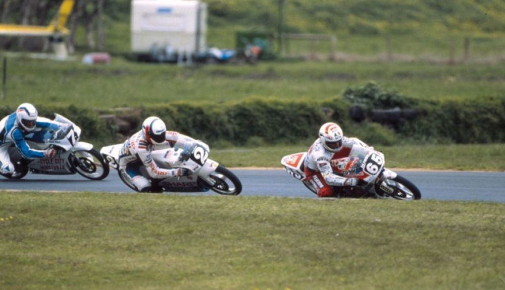 Capirossi lidera frente a Spaan. Capirossi lidera frente a Spaan.