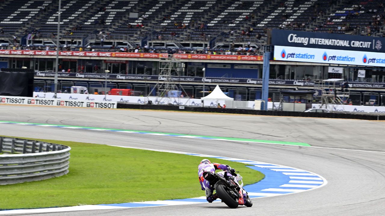 Johann Zarco ha liderado la combinada de tiempos del viernes en el Gran Premio de Tailandia de MotoGP.