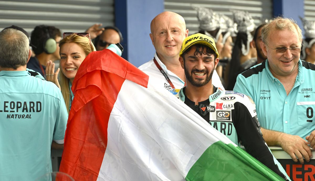 dennis foggia podio moto3 tailandia dennis foggia podio moto3 tailandia