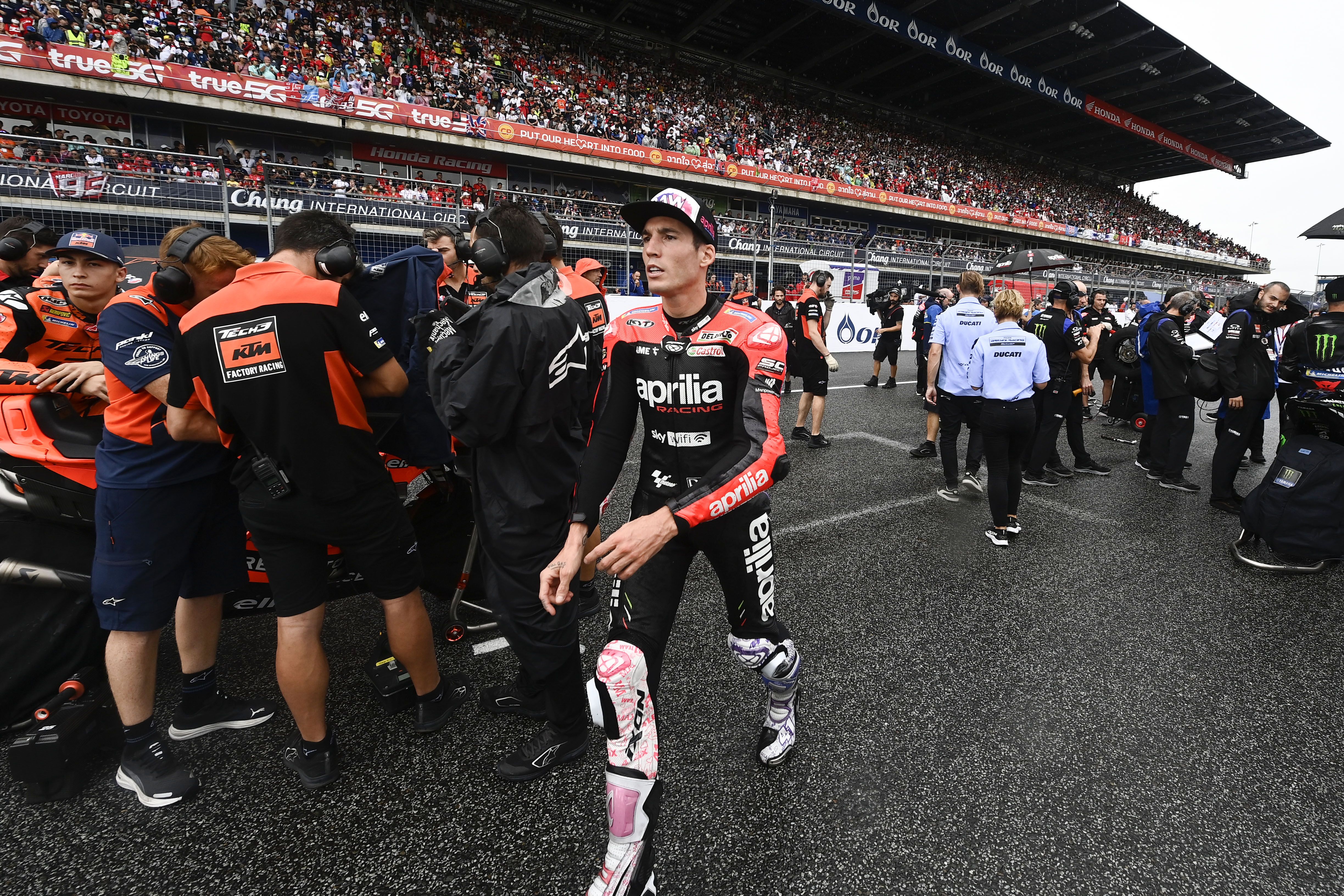 Aleix Espargaro en la parrilla de MotoGP en Tailandia.