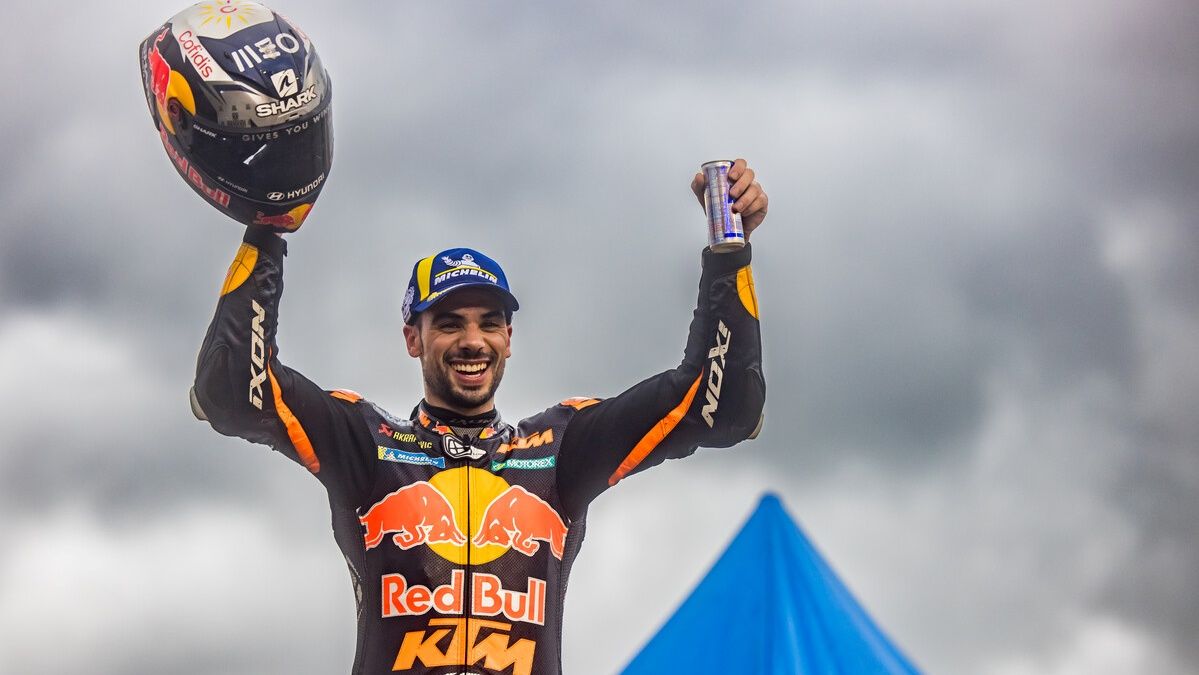Miguel Oliveira sigue haciendo historia en MotoGP tras su victoria en Tailandia