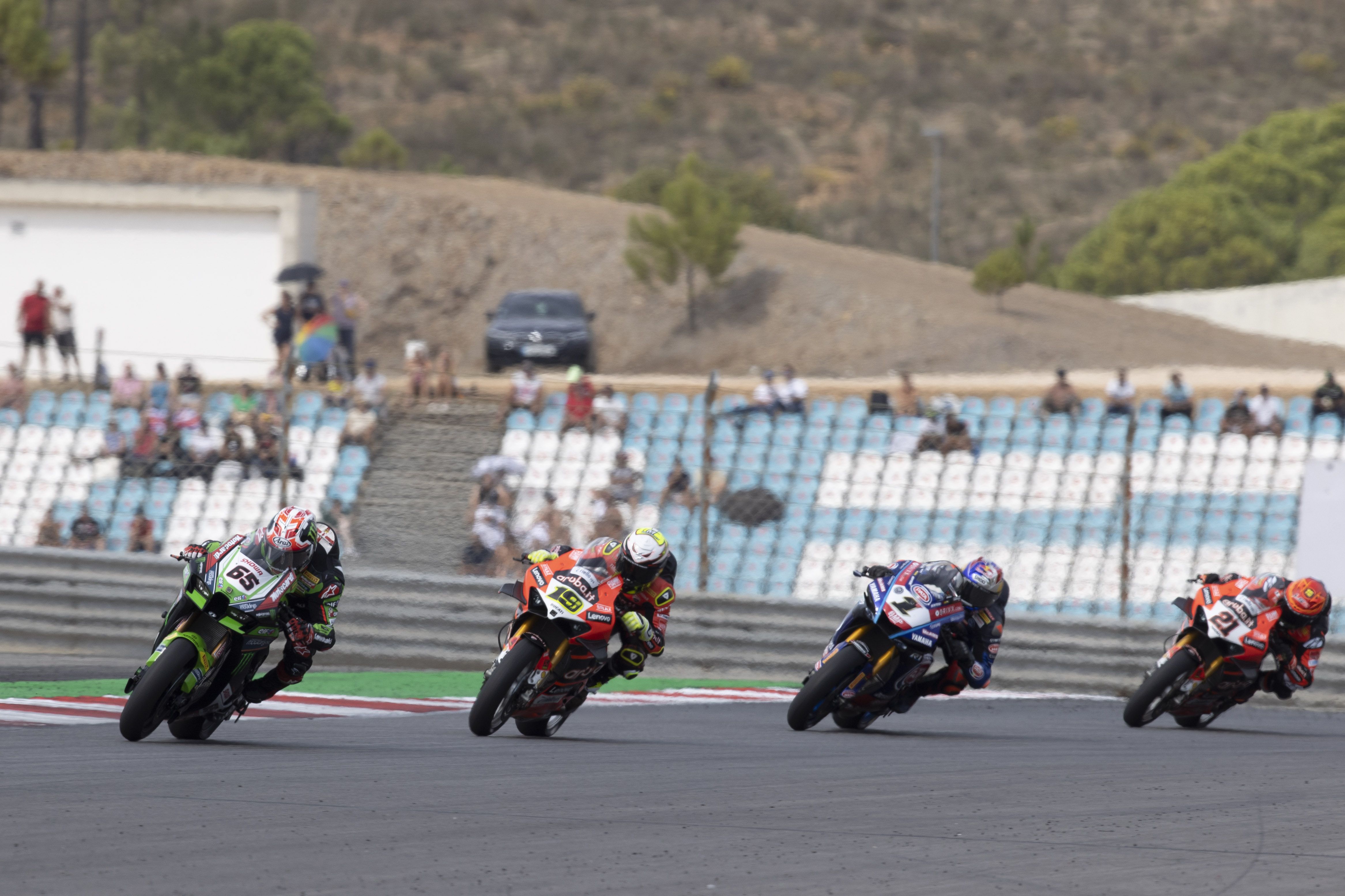 Jonathan Rea delante de Álvaro Bautista, Toprak Razgatlioglu y Michael Rinaldi, WSBK Portimao 2022