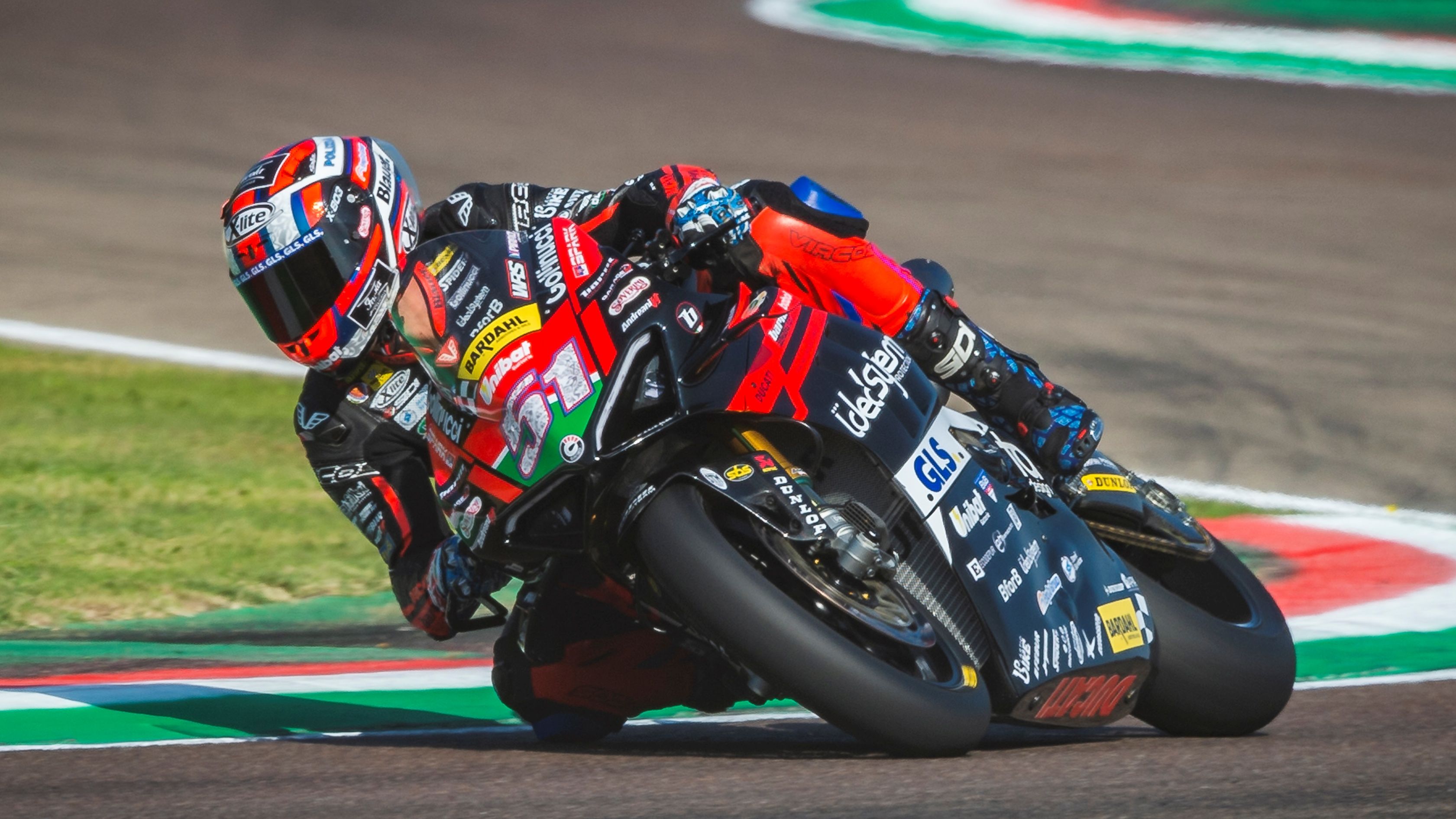 Michele Pirro suma su sexto título en Superbike y el noveno en el CIV