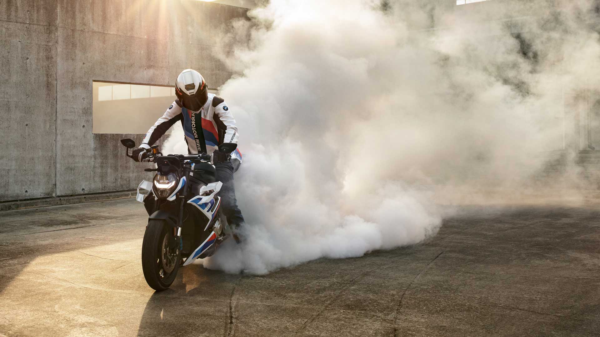 BMW M 1000 R 2023 Accion (2)