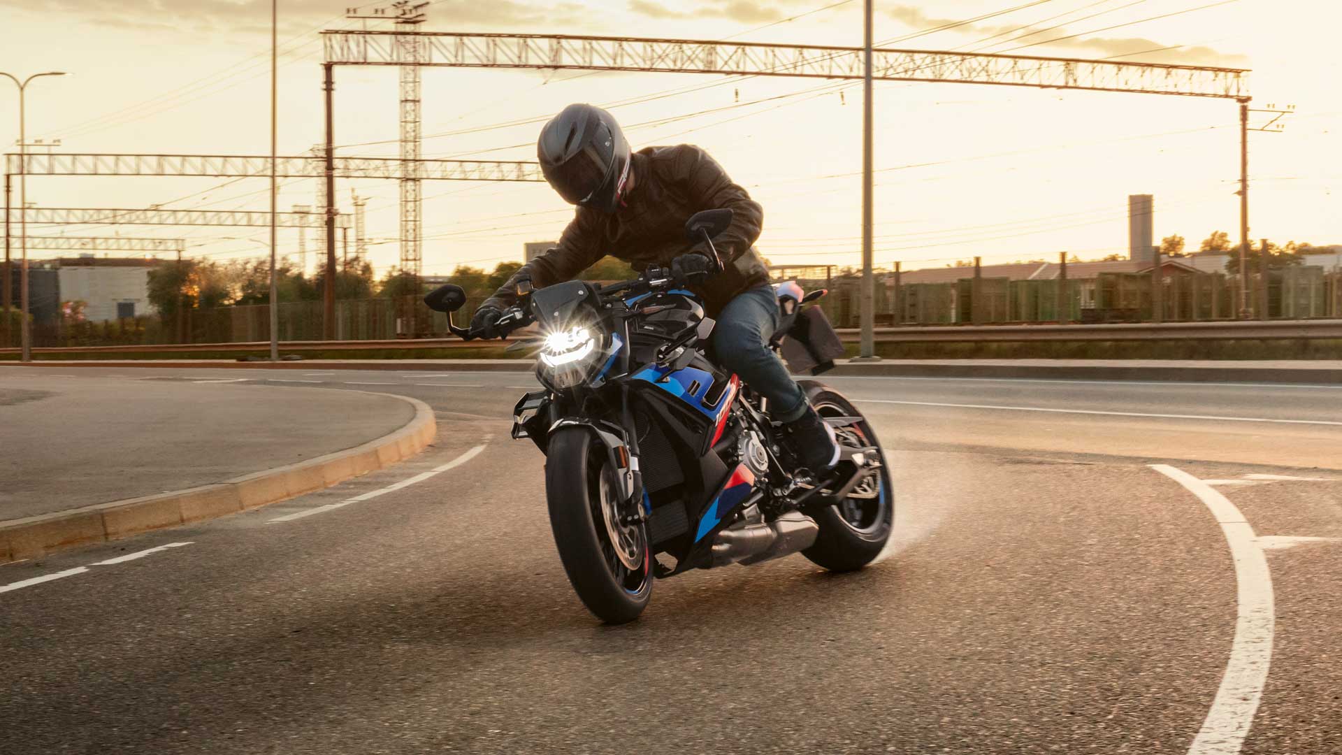BMW M 1000 R 2023 Accion (3)