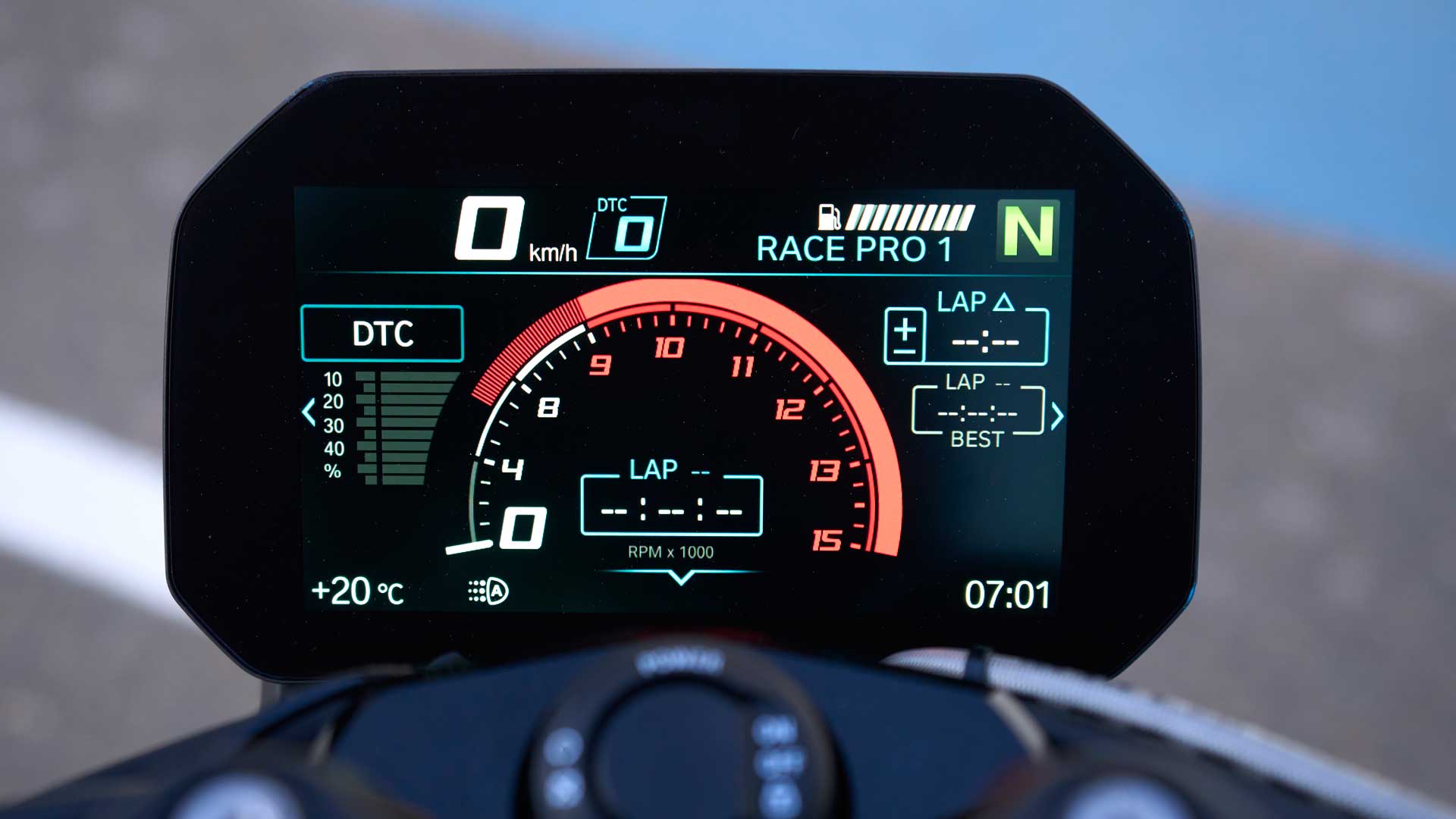 BMW M 1000 R 2023 Detalles (4)