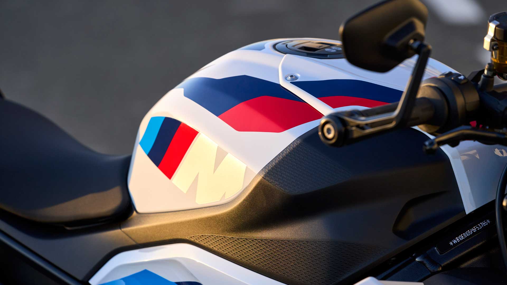 BMW M 1000 R 2023 Detalles (8)
