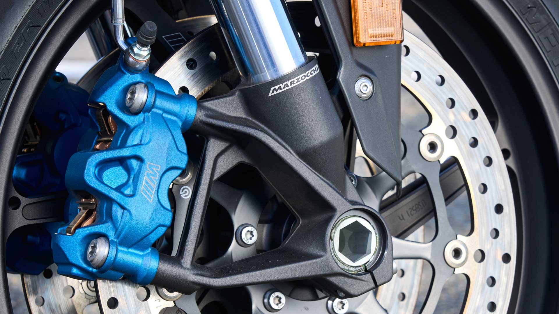 BMW M 1000 R 2023 Detalles (23)