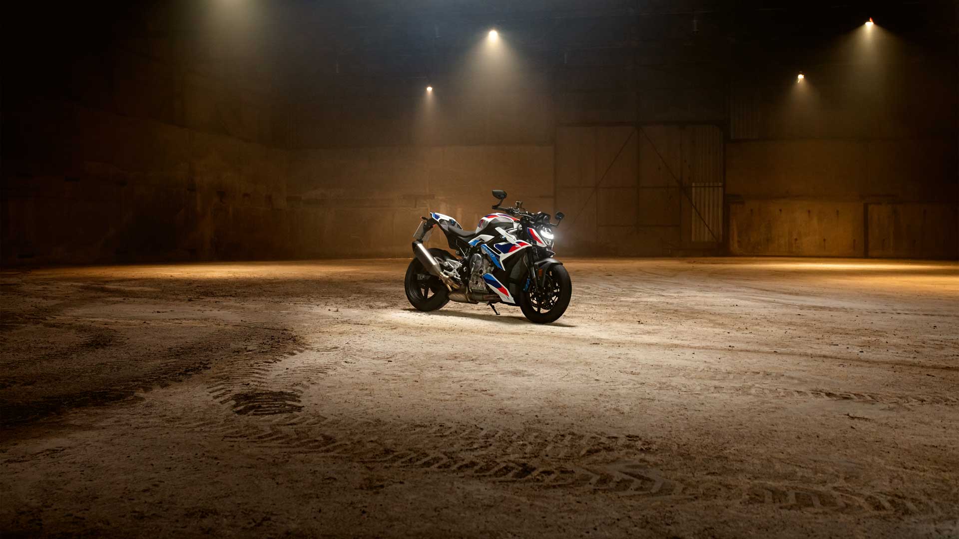 BMW M 1000 R 2023 Estatica (2)