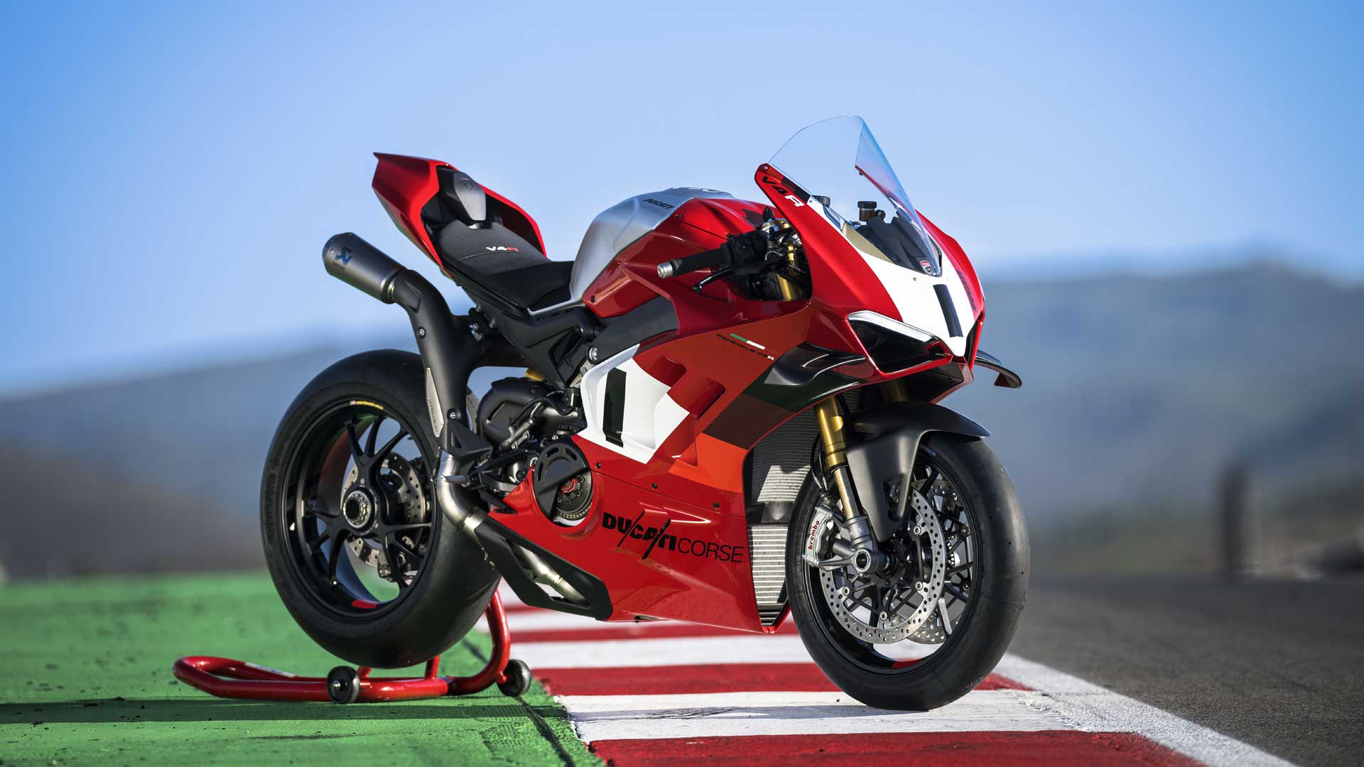 Monje miel agujas del reloj Ducati Panigale V4 R, las cifras cantan: 240 CV y 16.500...