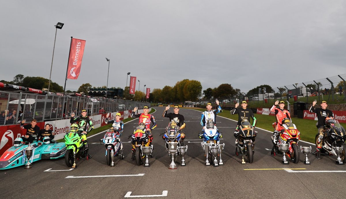 Bradley Ray, Jack Kennedy, Jack Scott, Davey Todd, Johnny Garness, Max Cook, James McManus, Tom Tunstall y Todd Ellis y Emmanuelle Clement, los campeones del BSB Bradley Ray, Jack Kennedy, Jack Scott, Davey Todd, Johnny Garness, Max Cook, James McManus, Tom Tunstall y Todd Ellis y Emmanuelle Clement, los campeones del BSB