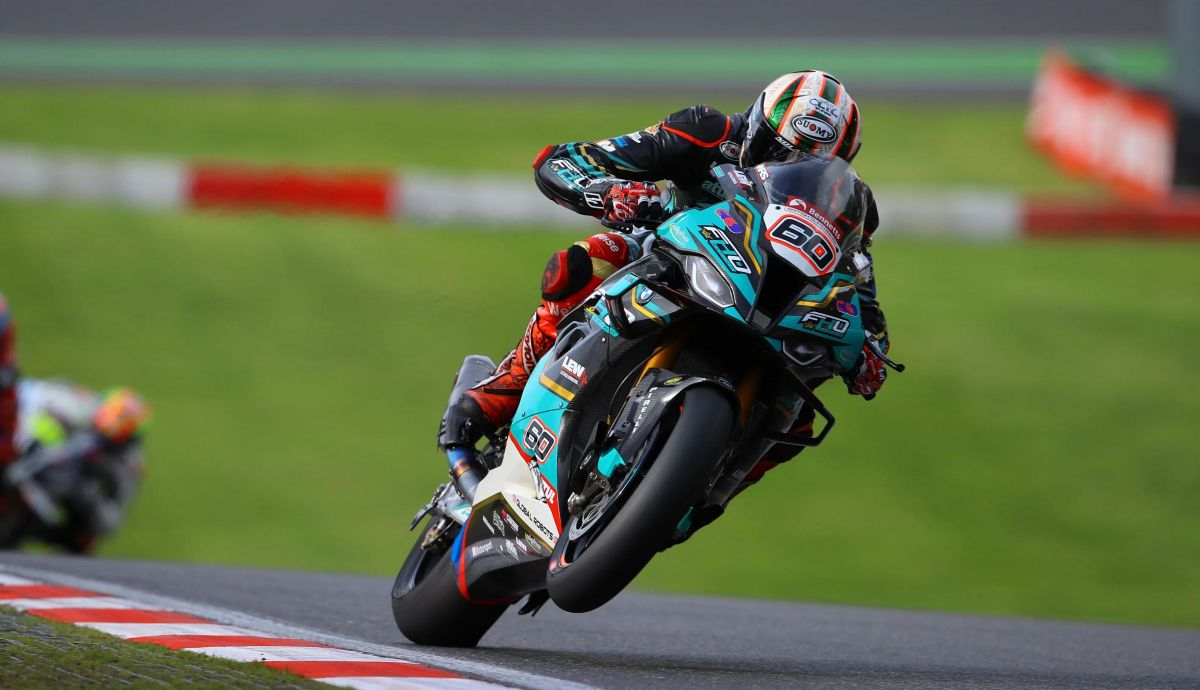 Peter Hickman logró una impresionante victoria en Brands Hatch Peter Hickman logró una impresionante victoria en Brands Hatch