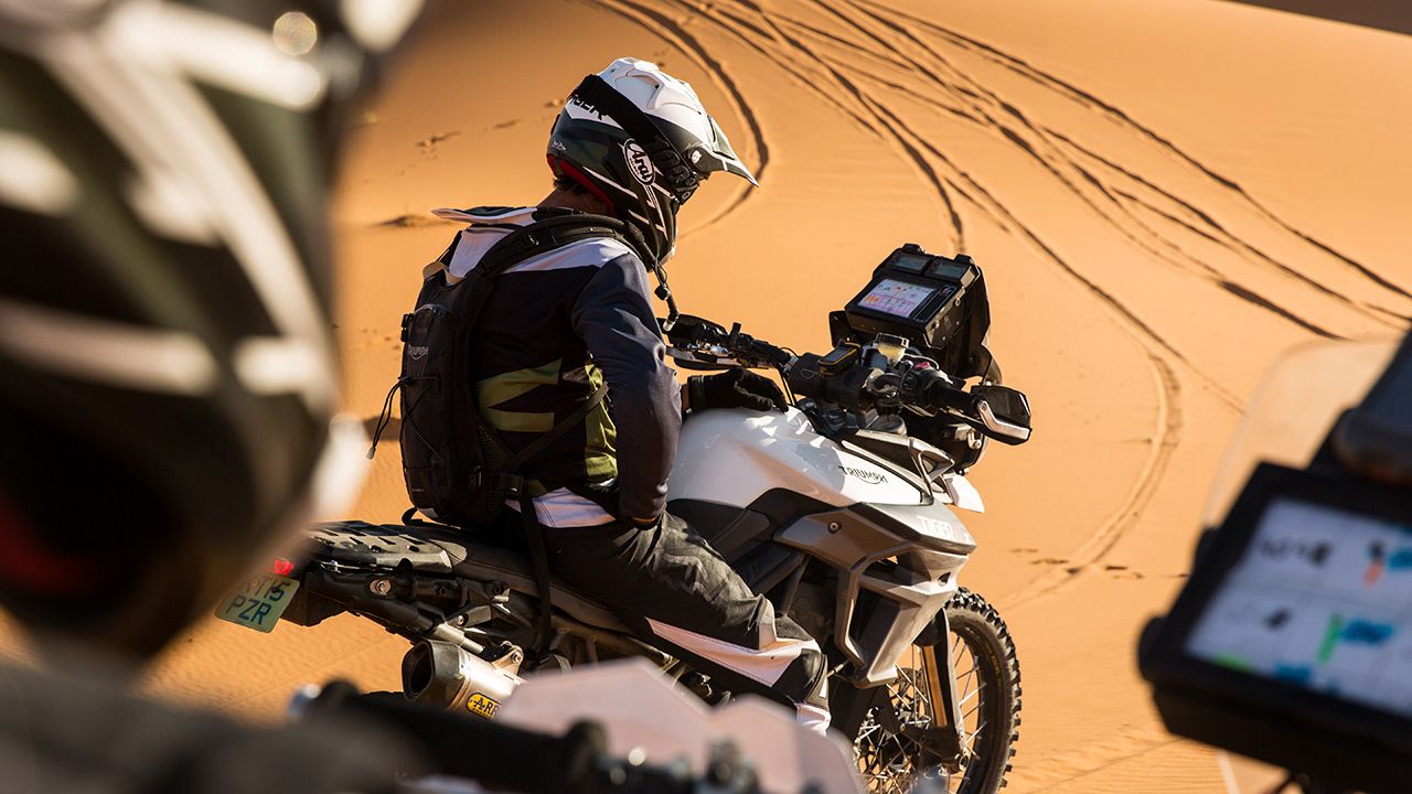Triumph afronta apasionante raid 1000 Dunas (2)