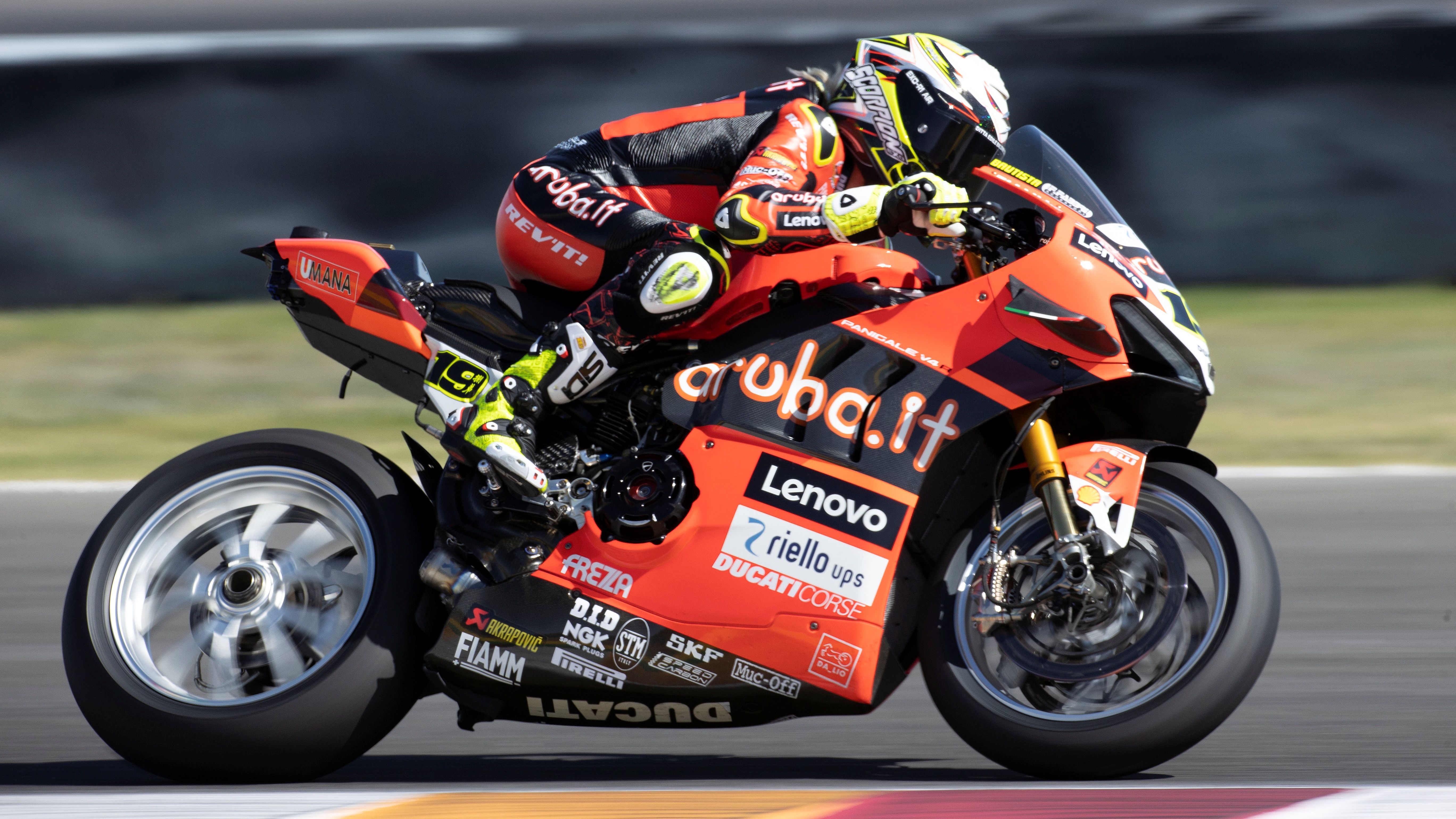 Álvaro Bautista logra una victoria que le acerca al título mundial de Superbike 2022
