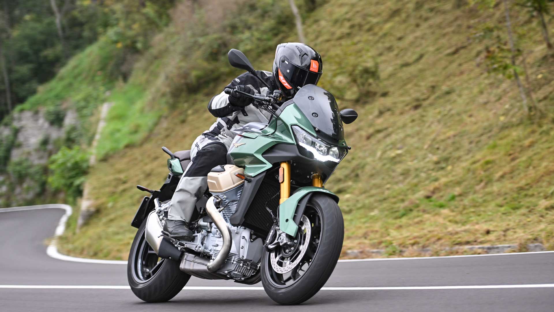 Moto Guzzi V 100 Mandello accion (74)