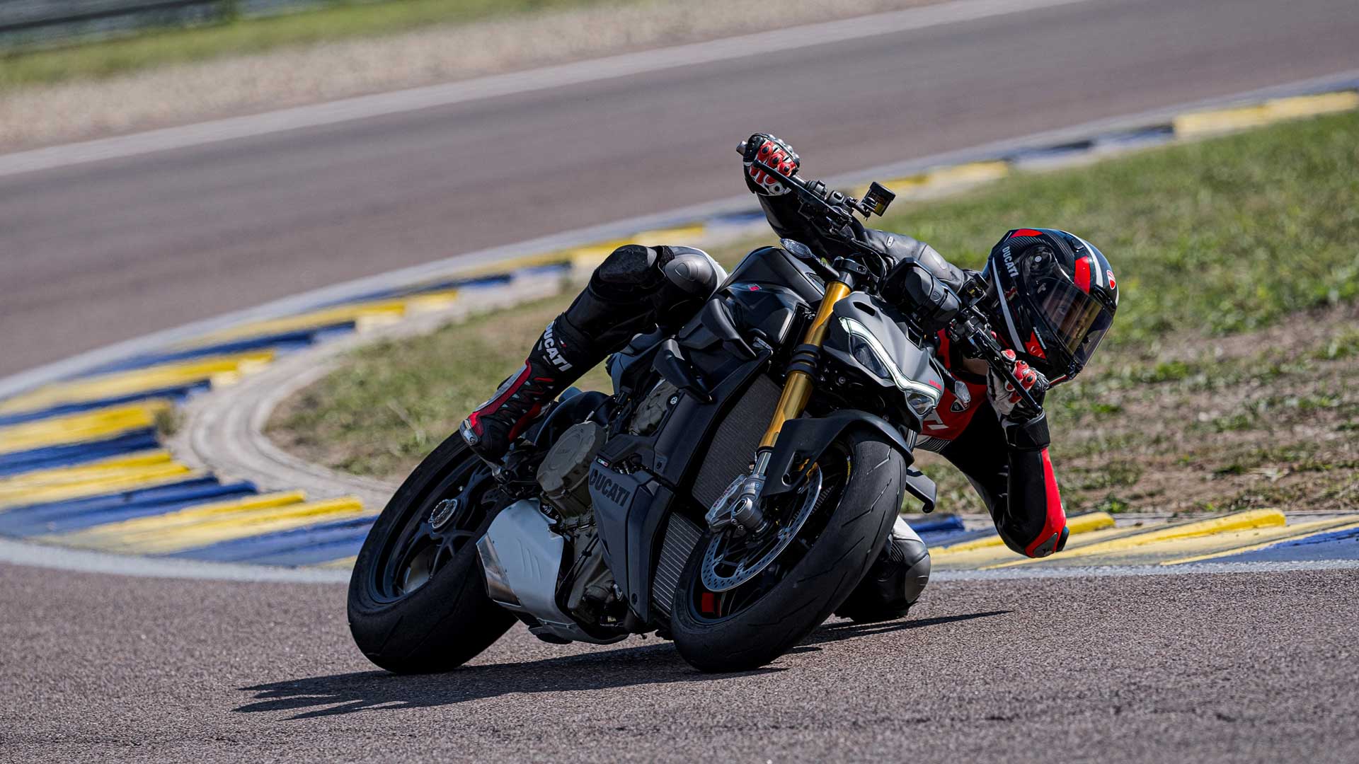 Ducati Streetfighter V4S 2023 (3)
