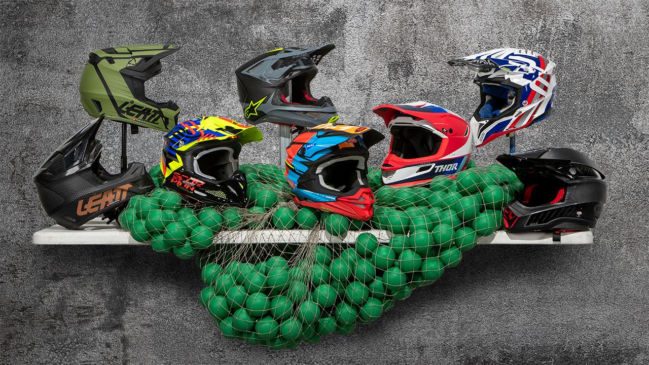 Informe equipamiento cascos off road