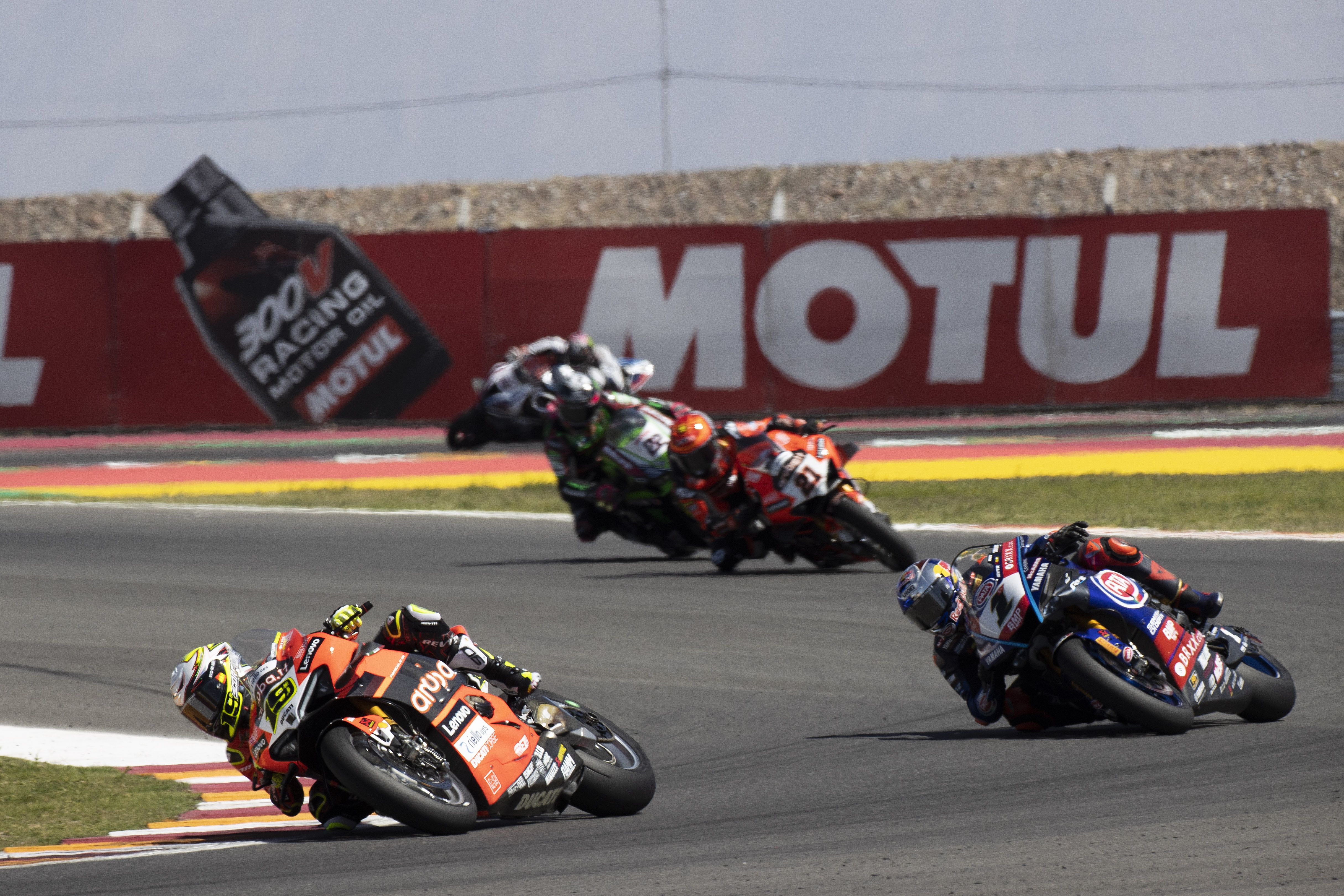 Álvaro Bautista comanda ante Toprak Razgatlioglu, Michael Rinaldi y Alex Lowes, WSBK Argentina 2022