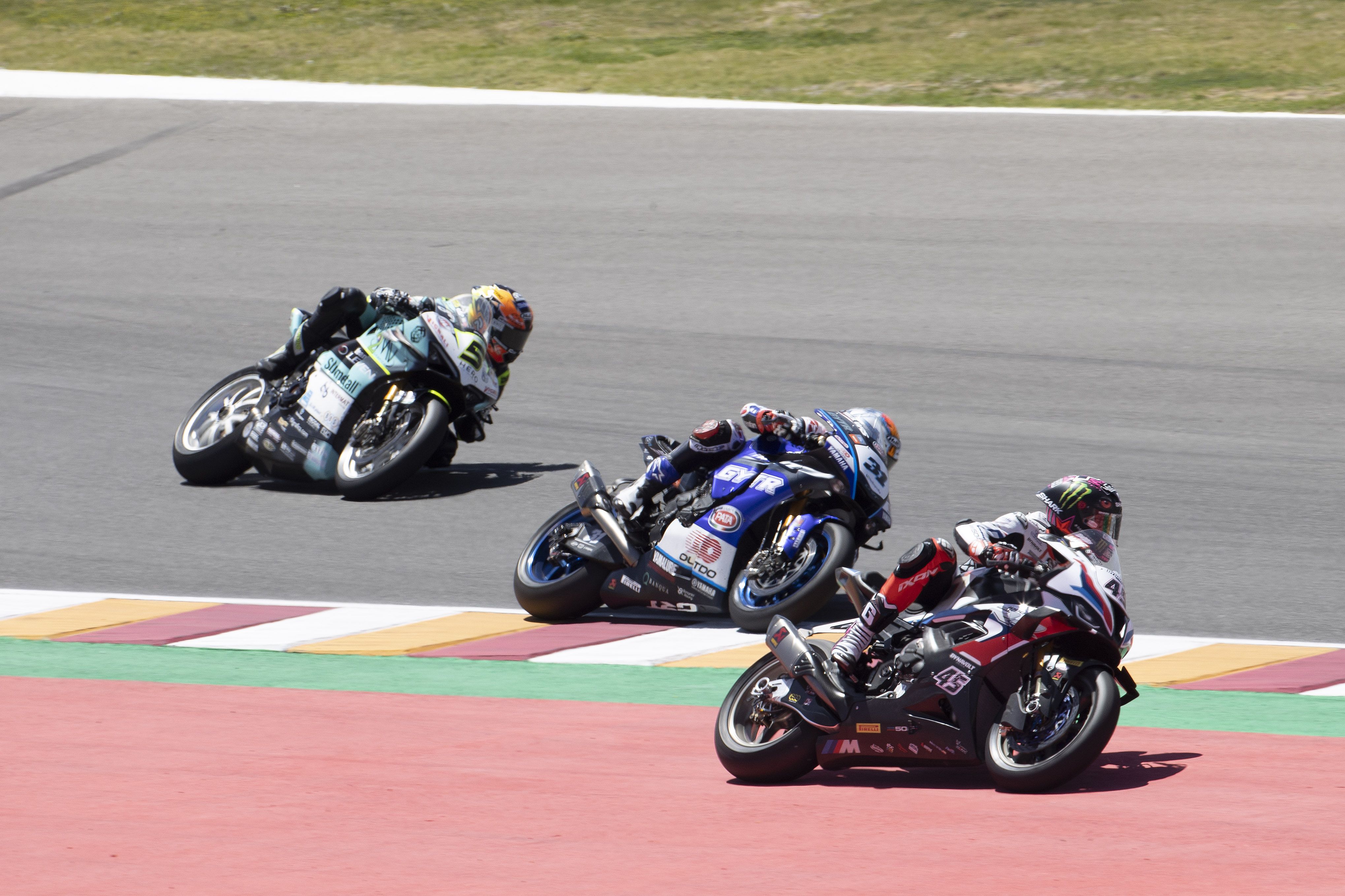 Scott Redding se va largo delante de Garrett Gerloff y Philipp Oettl, WSBK Argentina 2022